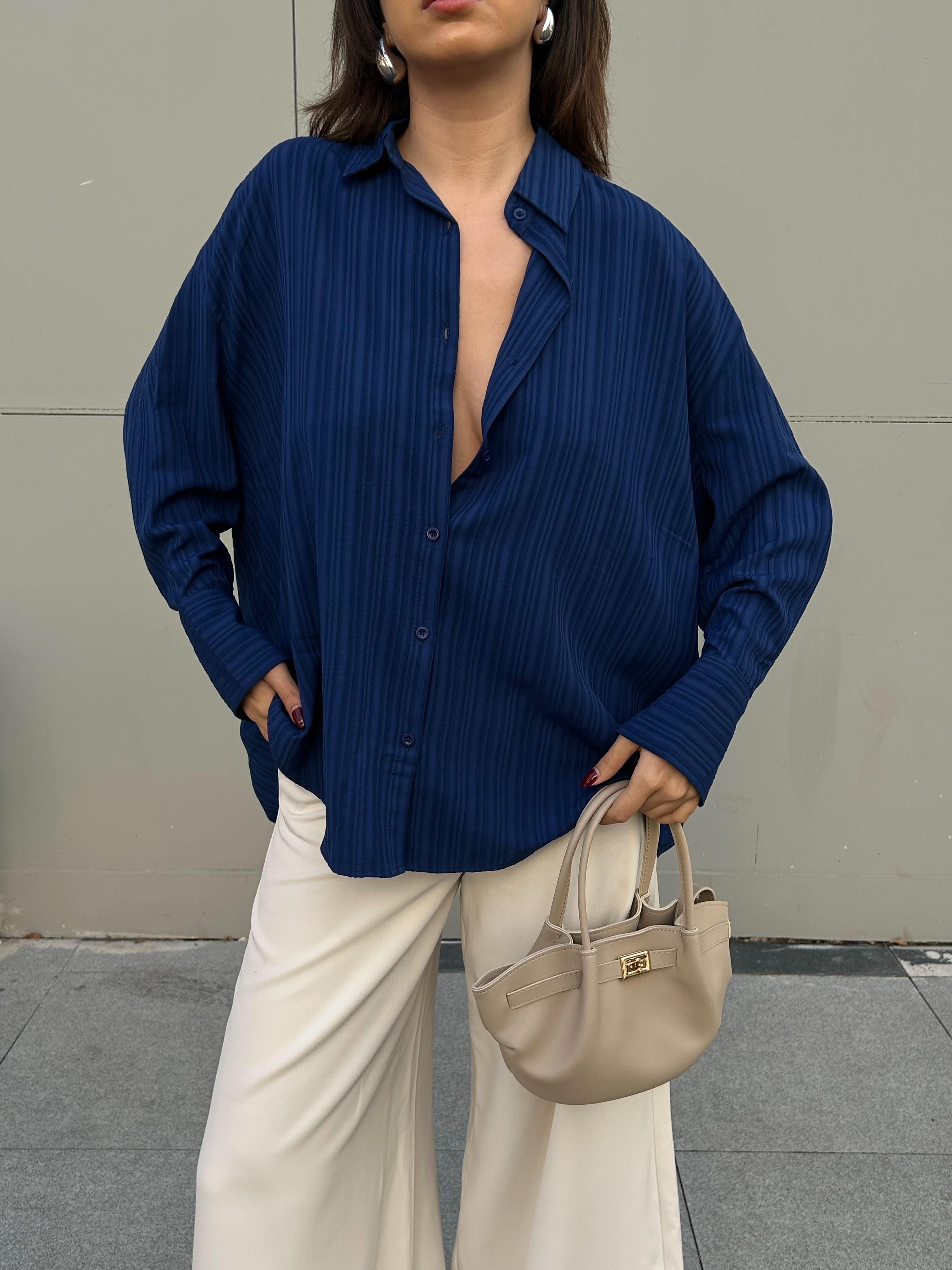 Lacivert Oversize Geniş Manşetli Kadın Gömlek 27384