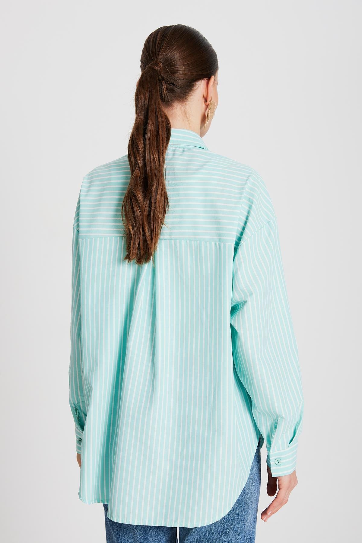 Mint Beyaz Çizgili Oversize Cepli Gömlek 27135