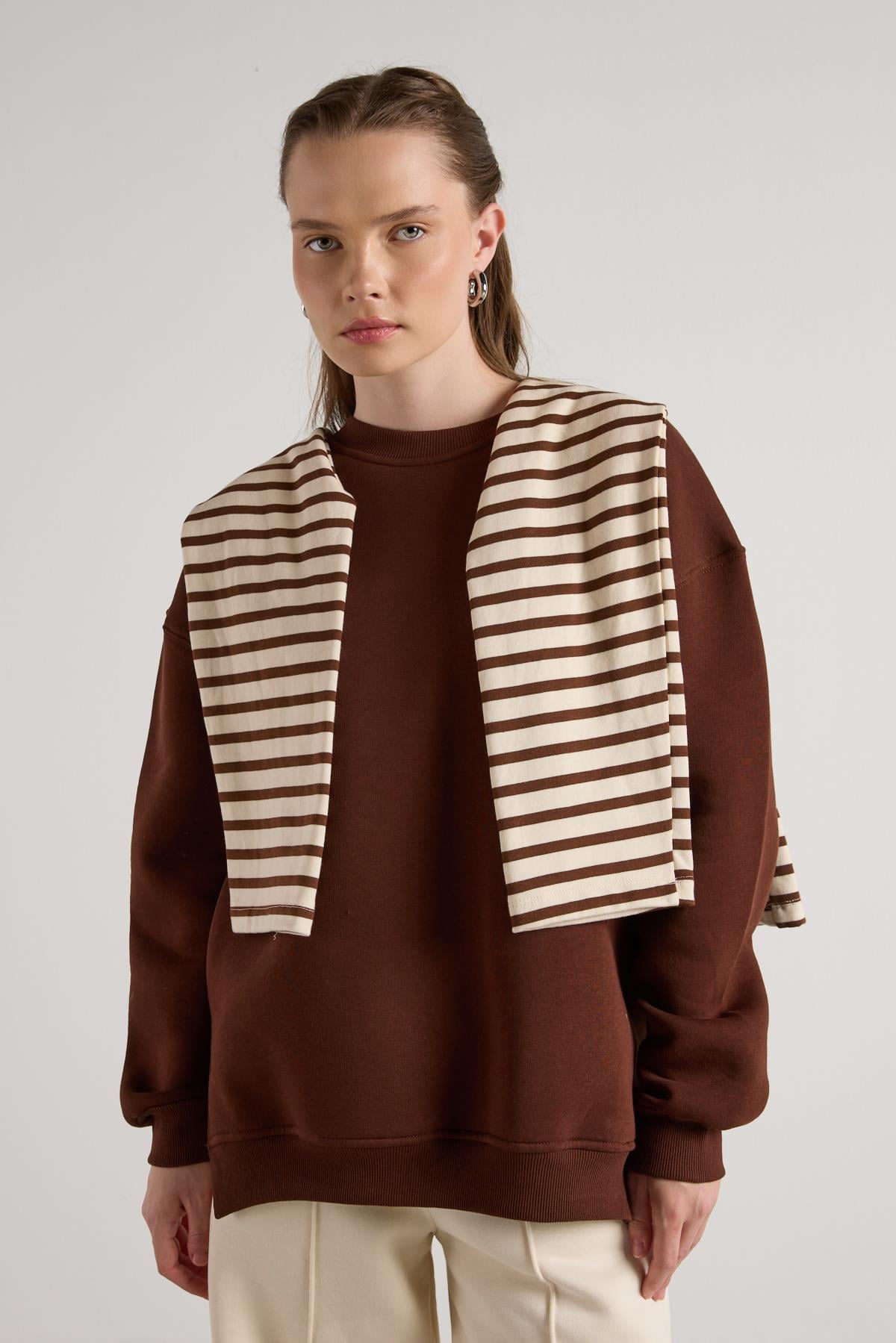 Oversize 3 İplik Şardonlu Basic Sweatshirt Kahve