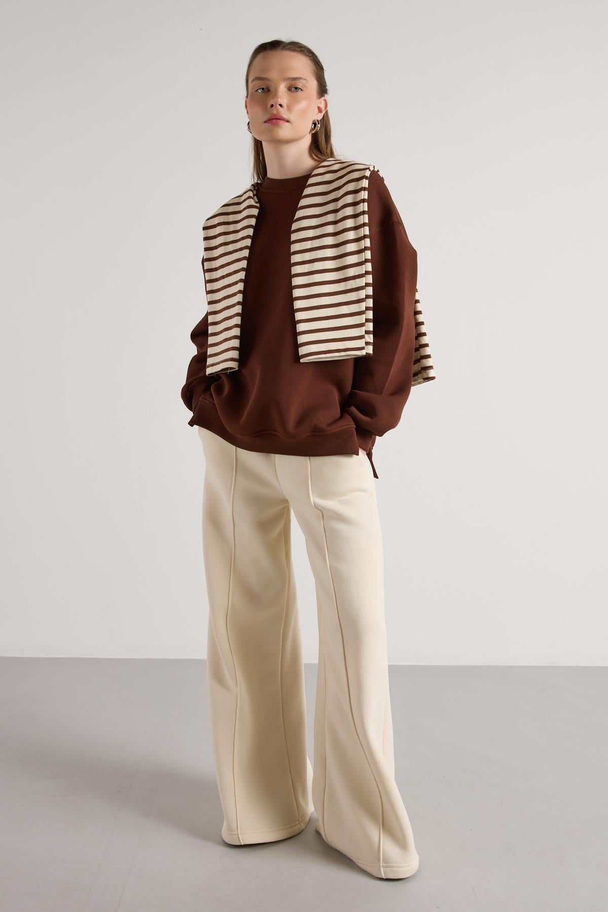 Oversize 3 İplik Şardonlu Basic Sweatshirt Kahve