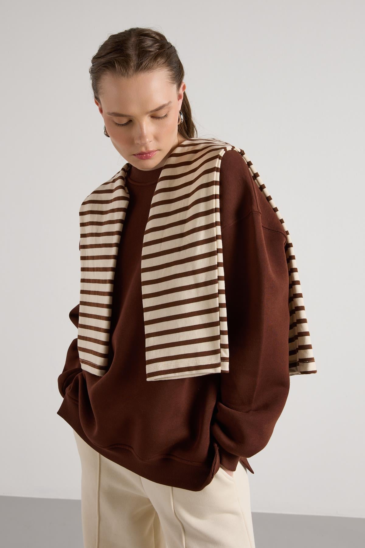 Oversize 3 İplik Şardonlu Basic Sweatshirt Kahve