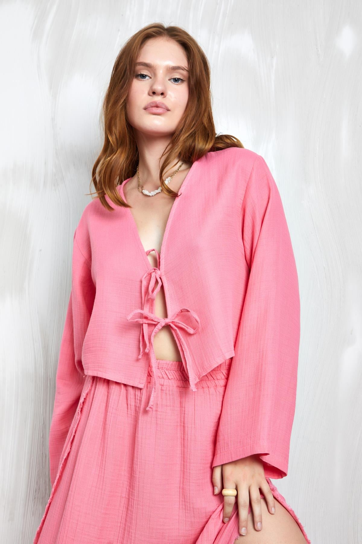 Pembe Müslin Kumaş Önden Bağlamalı Bluz 27355