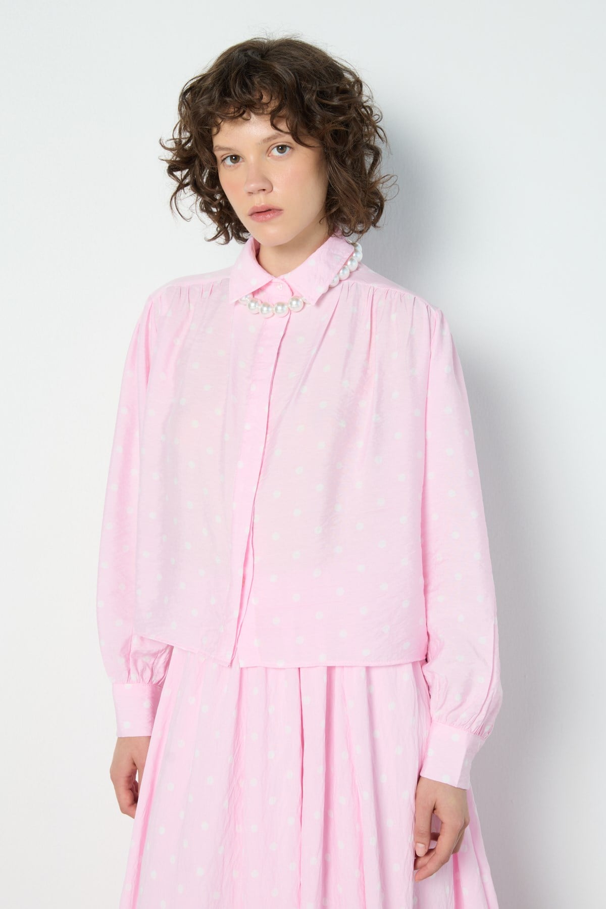 Puantiyeli Büzgülü Bluz Pembe