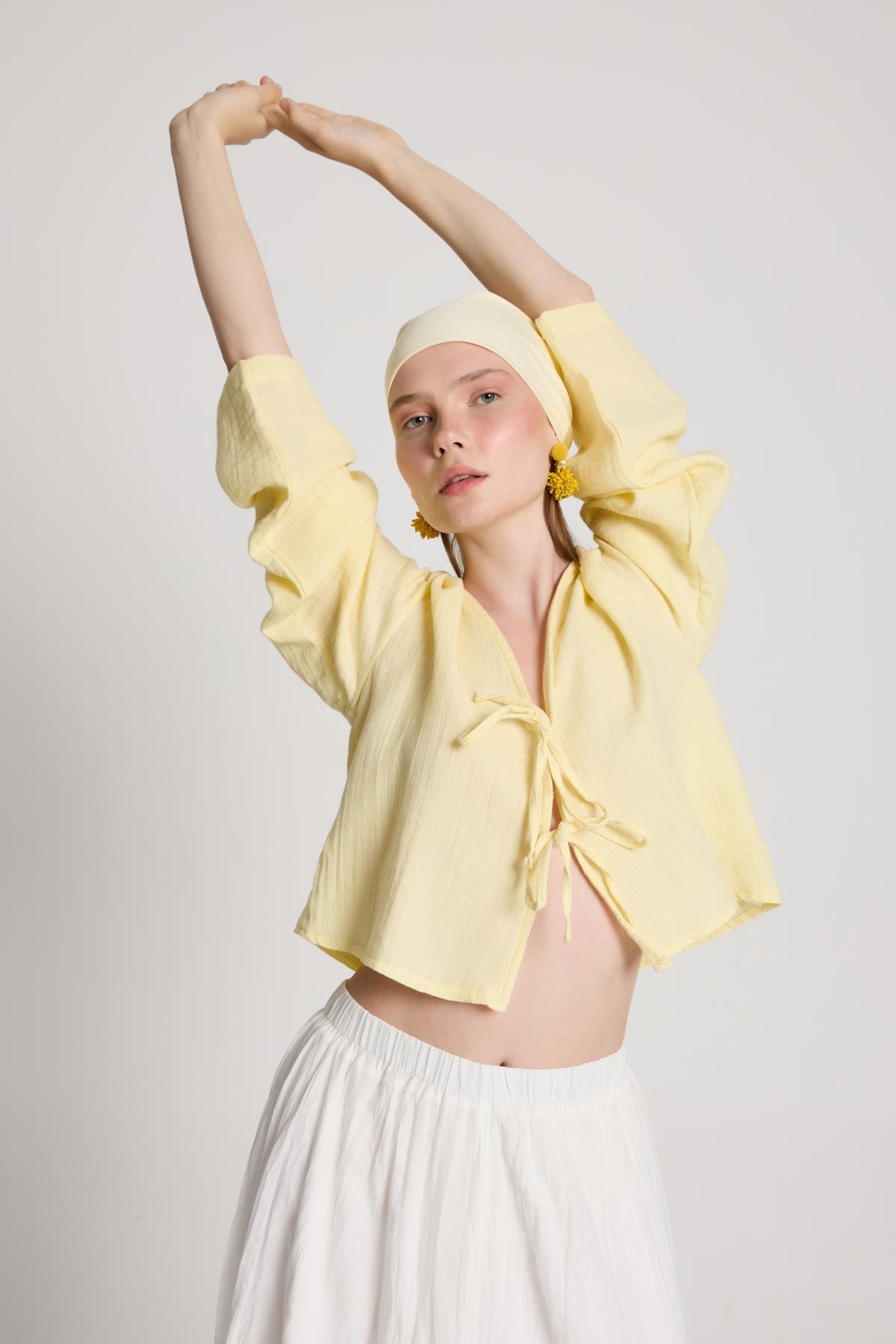 Sarı Müslin Kumaş Önden Bağlamalı Bluz 27355