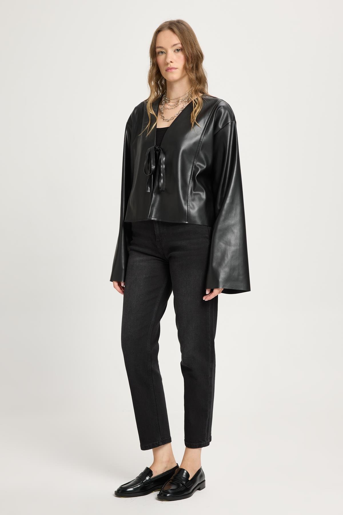 Siyah Deri Önden Bağlamalı Kısa Ceket Kimono 30023