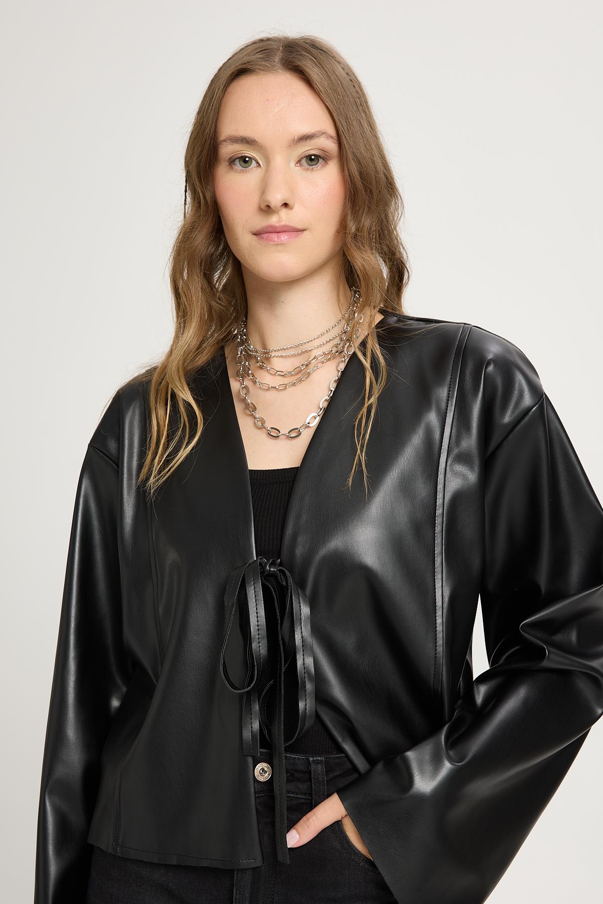 Siyah Deri Önden Bağlamalı Kısa Ceket Kimono 30023