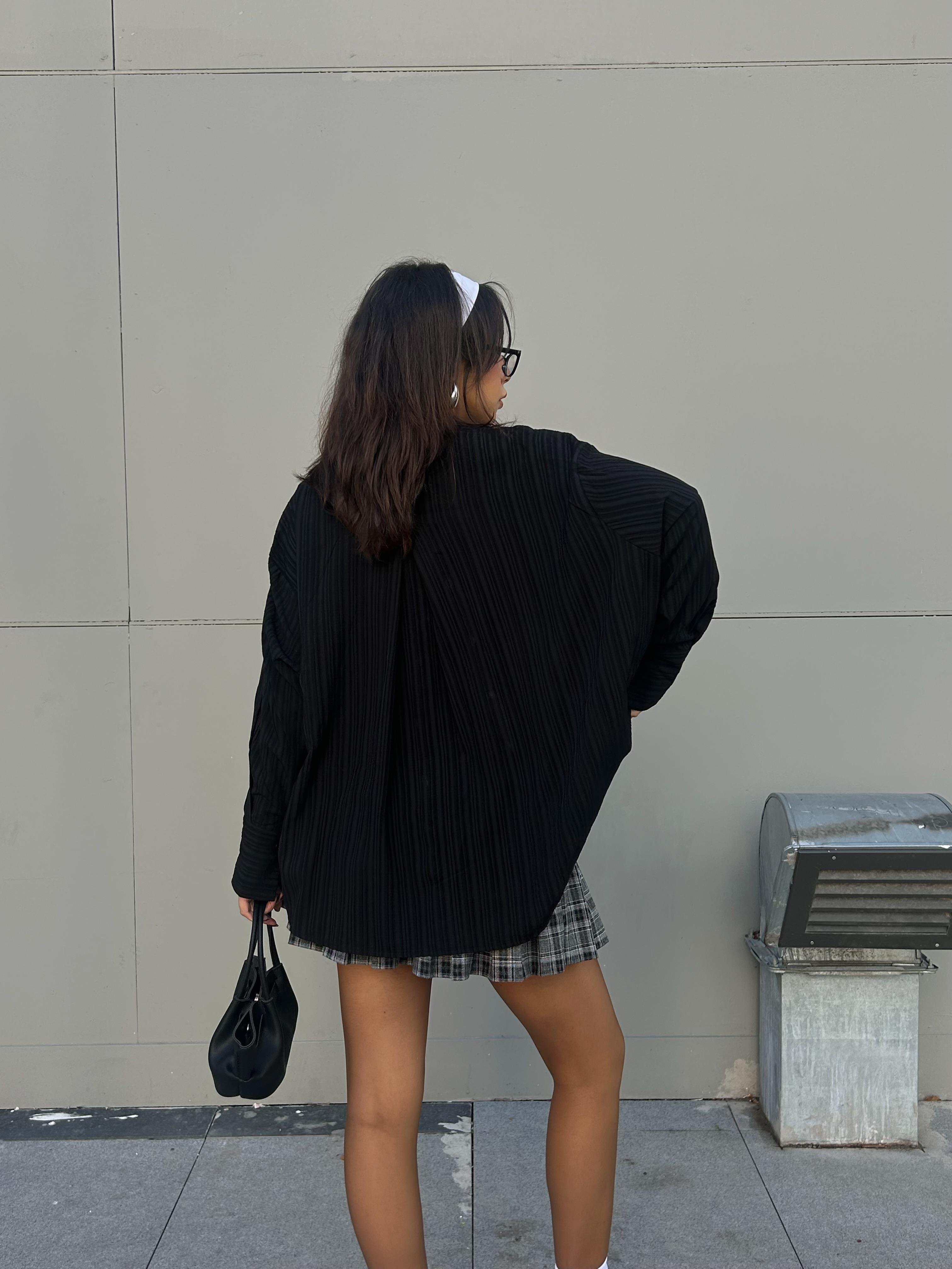 Siyah Oversize Geniş Manşetli Kadın Gömlek 27384