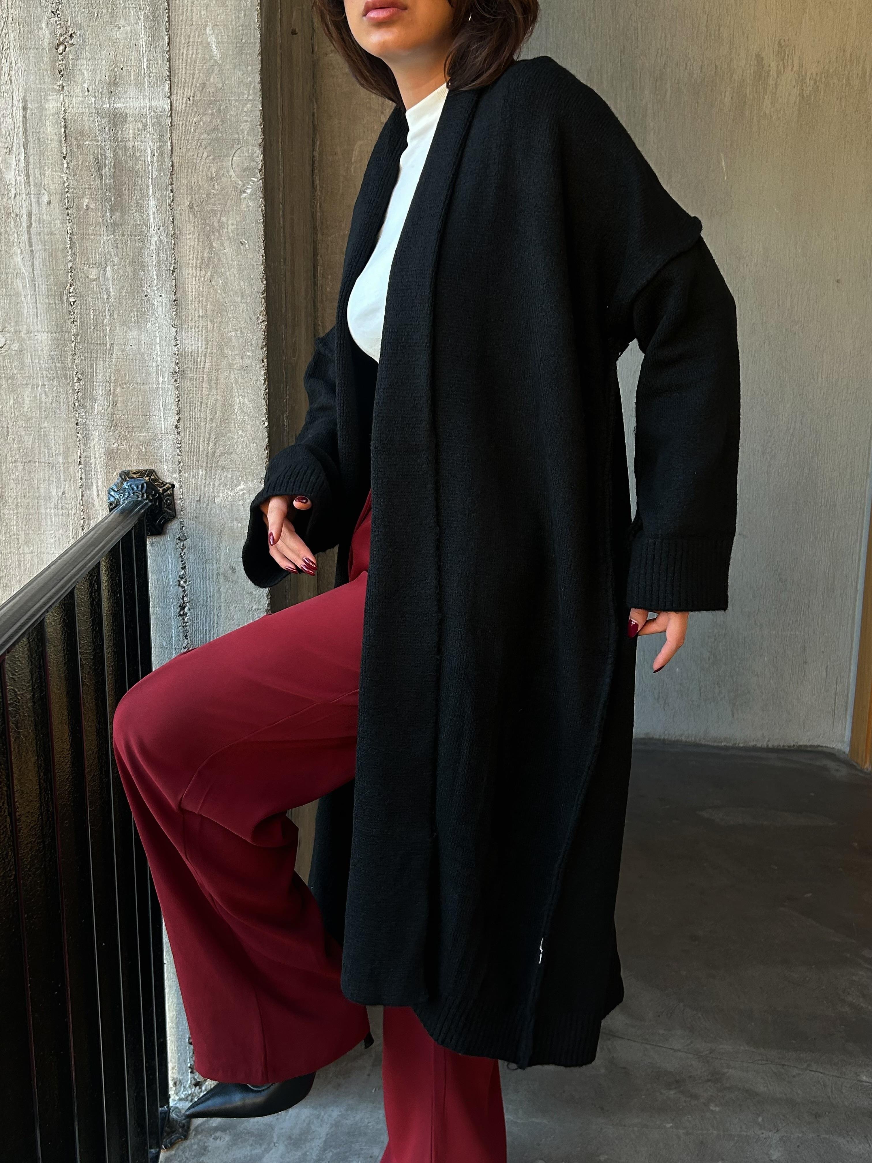 Siyah Pis Dikiş Detaylı Uzun Oversize Yumoş Triko Hırka 26257