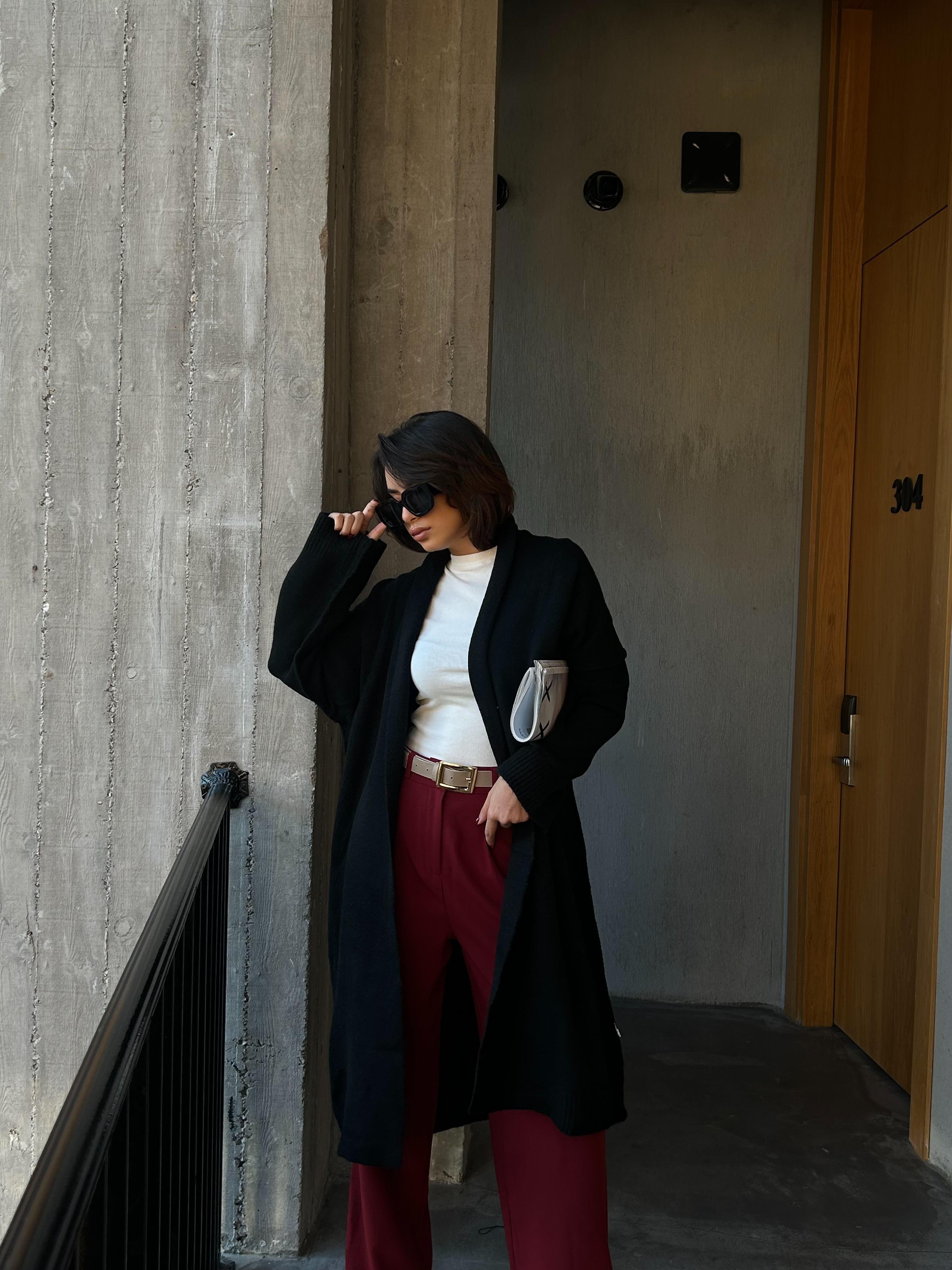 Siyah Pis Dikiş Detaylı Uzun Oversize Yumoş Triko Hırka 26257