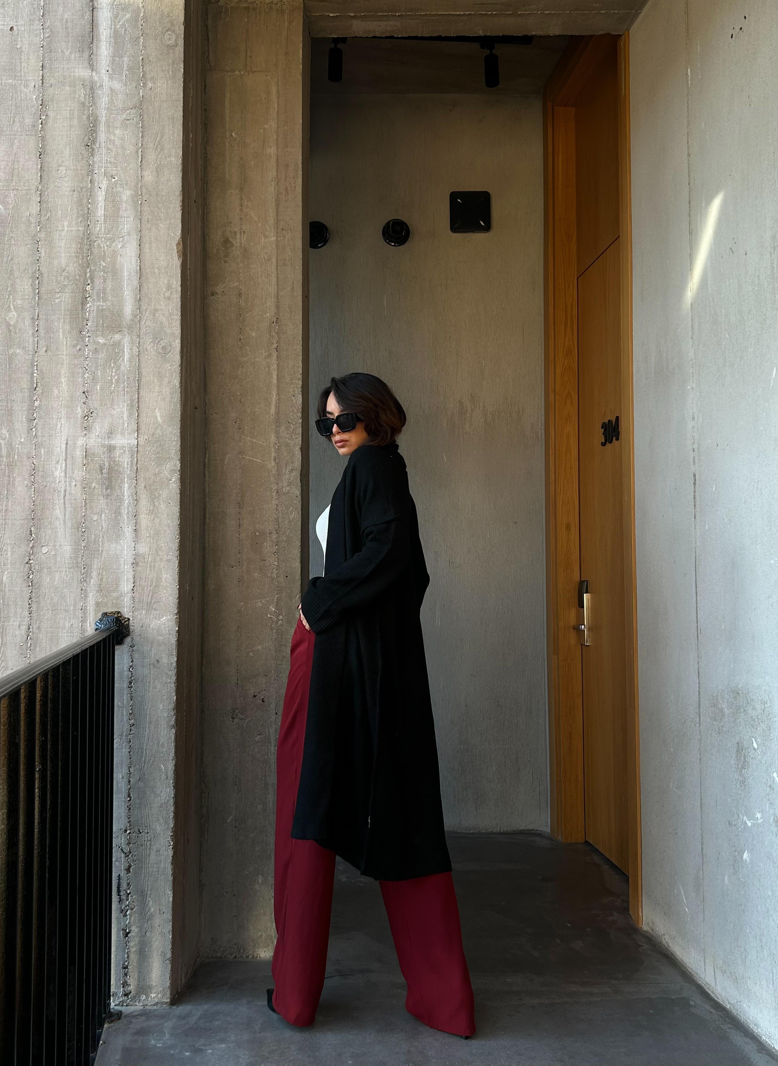 Siyah Pis Dikiş Detaylı Uzun Oversize Yumoş Triko Hırka 26257