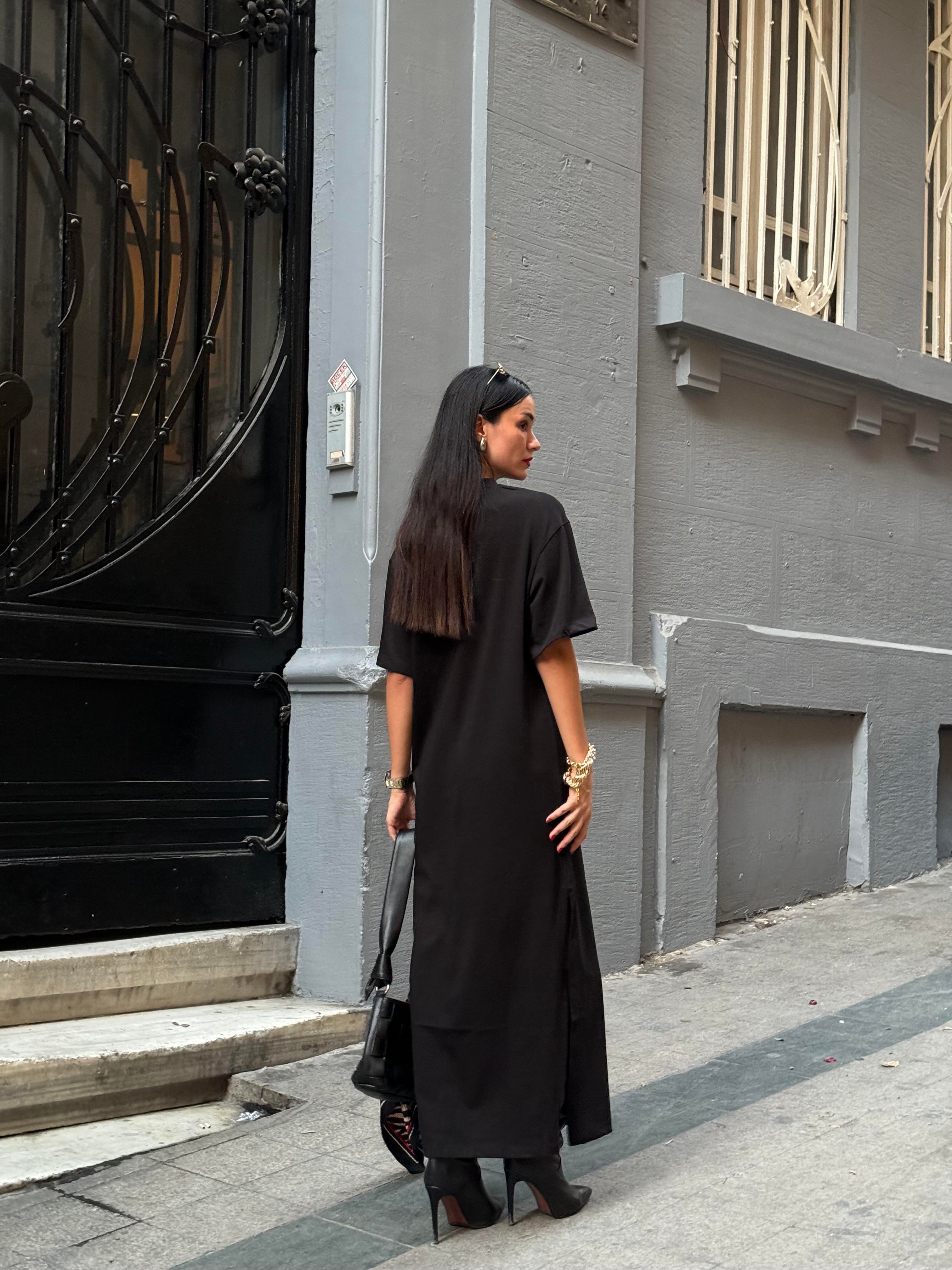 Siyah Yanları Yırtmaçlı Penye Elbise 27365