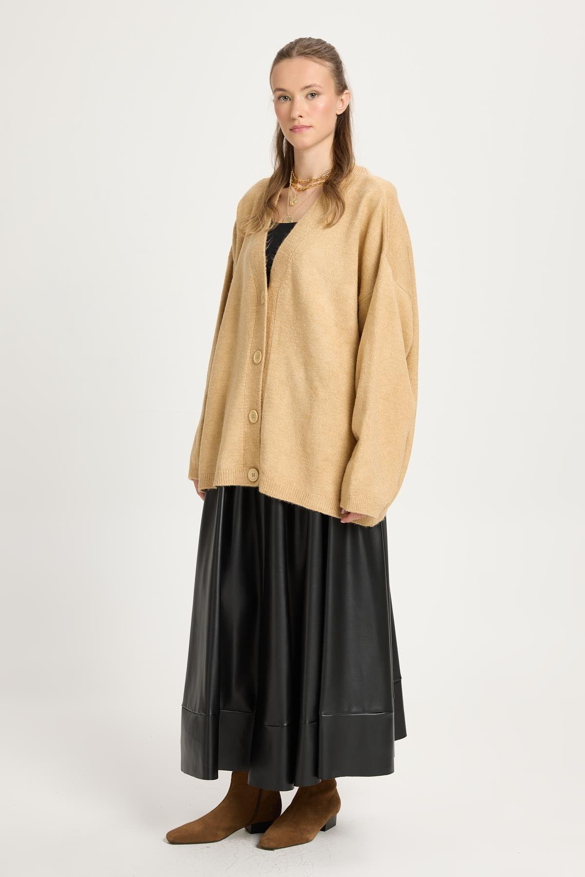 Vizon Yumoş V Yaka Düğmeli Oversize Triko Hırka 24106