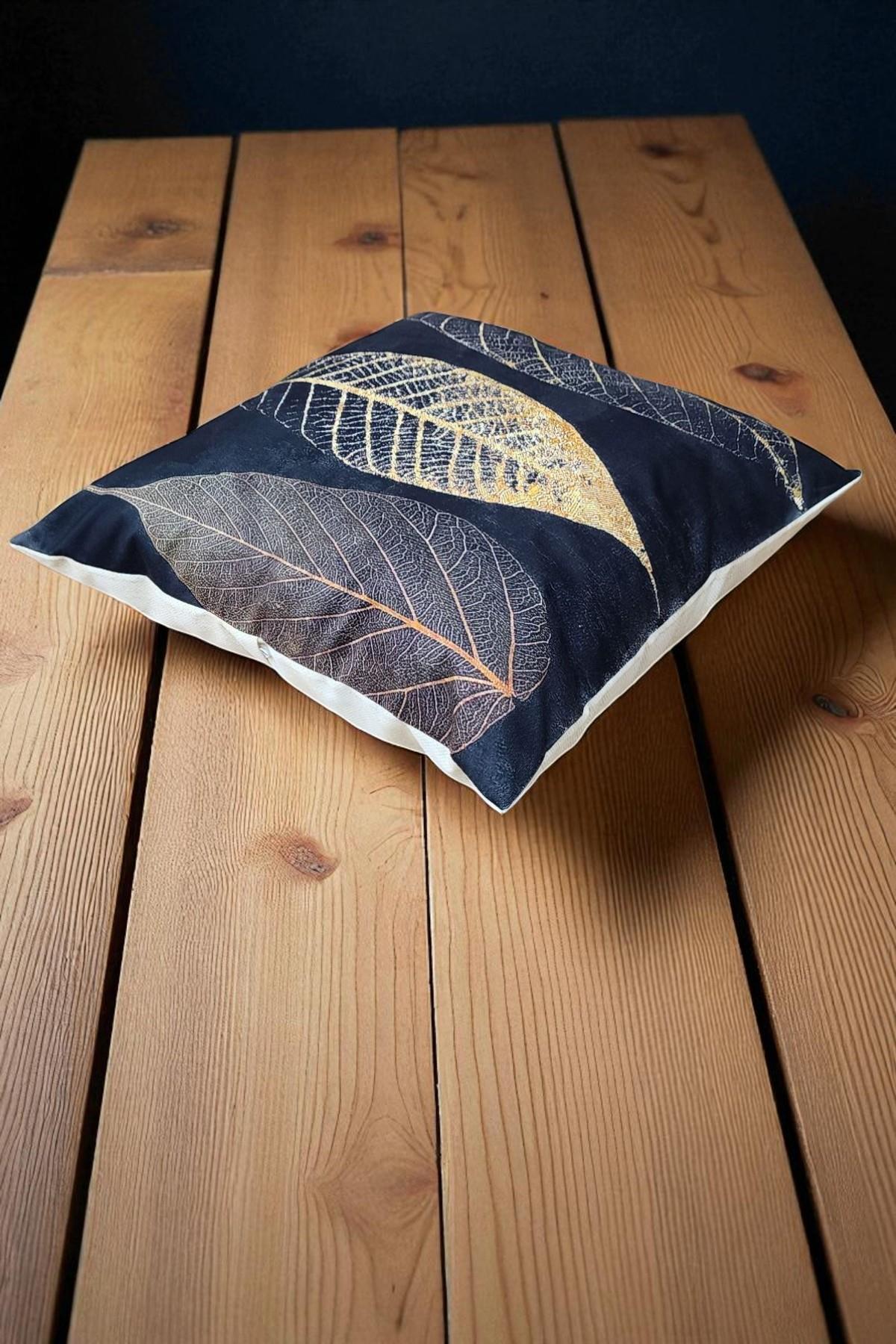 Altın Yaprak Desenli Siyah Dijital Baskılı Kırlent Kılıfı - 40x40 cm