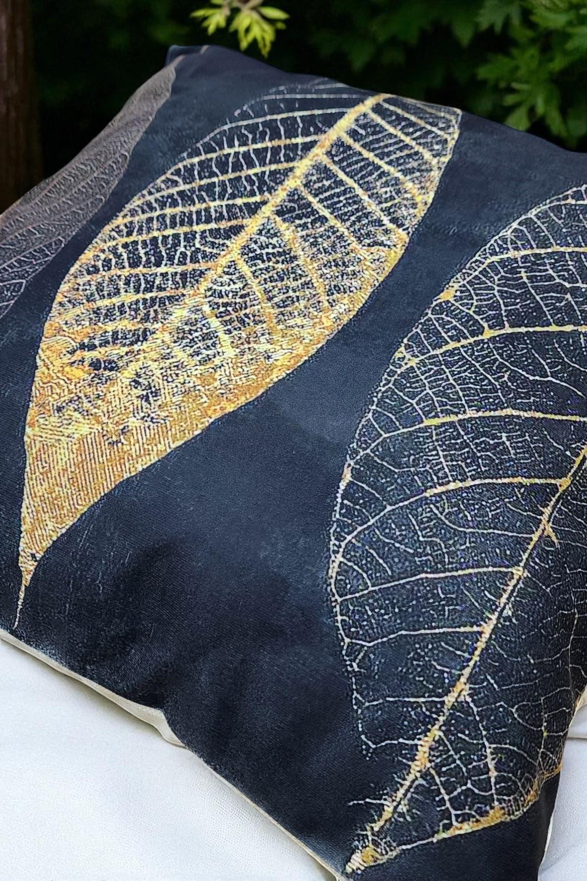 Altın Yaprak Desenli Siyah Dijital Baskılı Kırlent Kılıfı - 40x40 cm