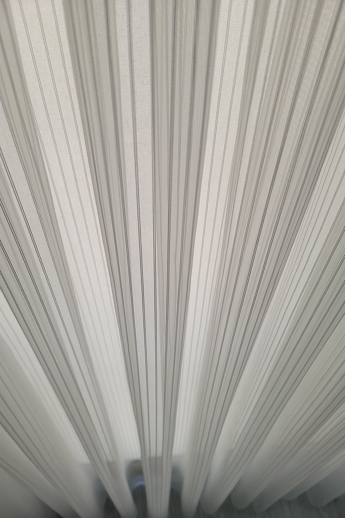 Brillant Sedef Zincir Çizgili Tül