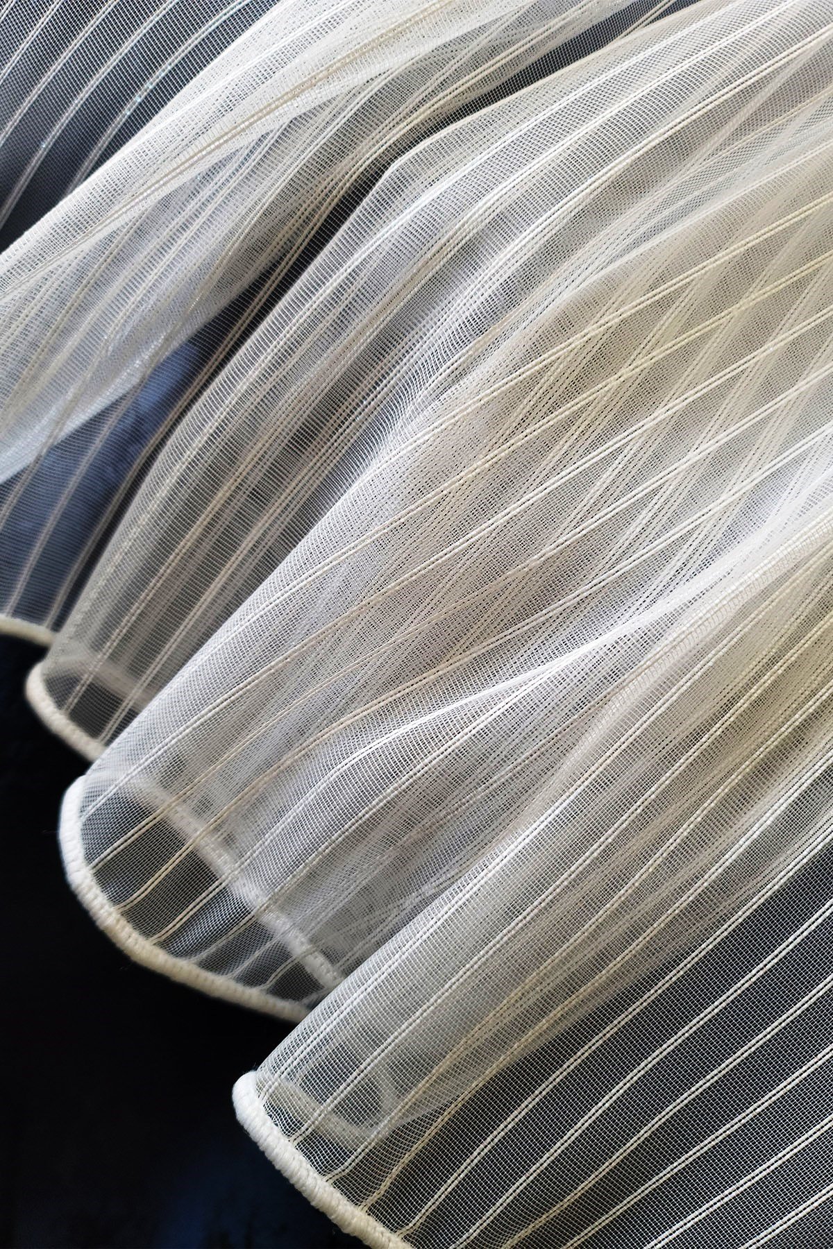 Brillant Sedef Zincir Çizgili Tül