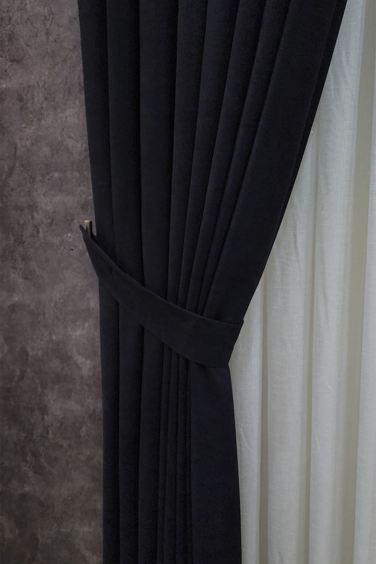 Mosso Fon Perde Düz Renk Siyah