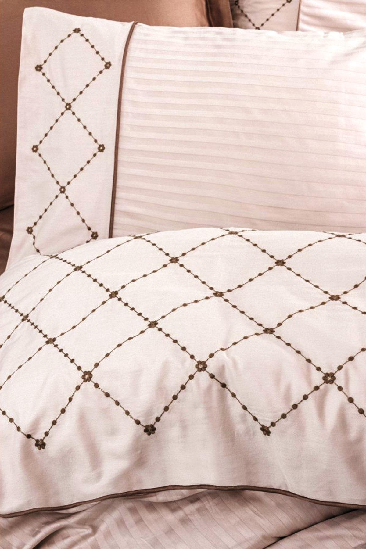 Nakışlı Saten Çift Kişilik Nevresim Takımı Afra Bej