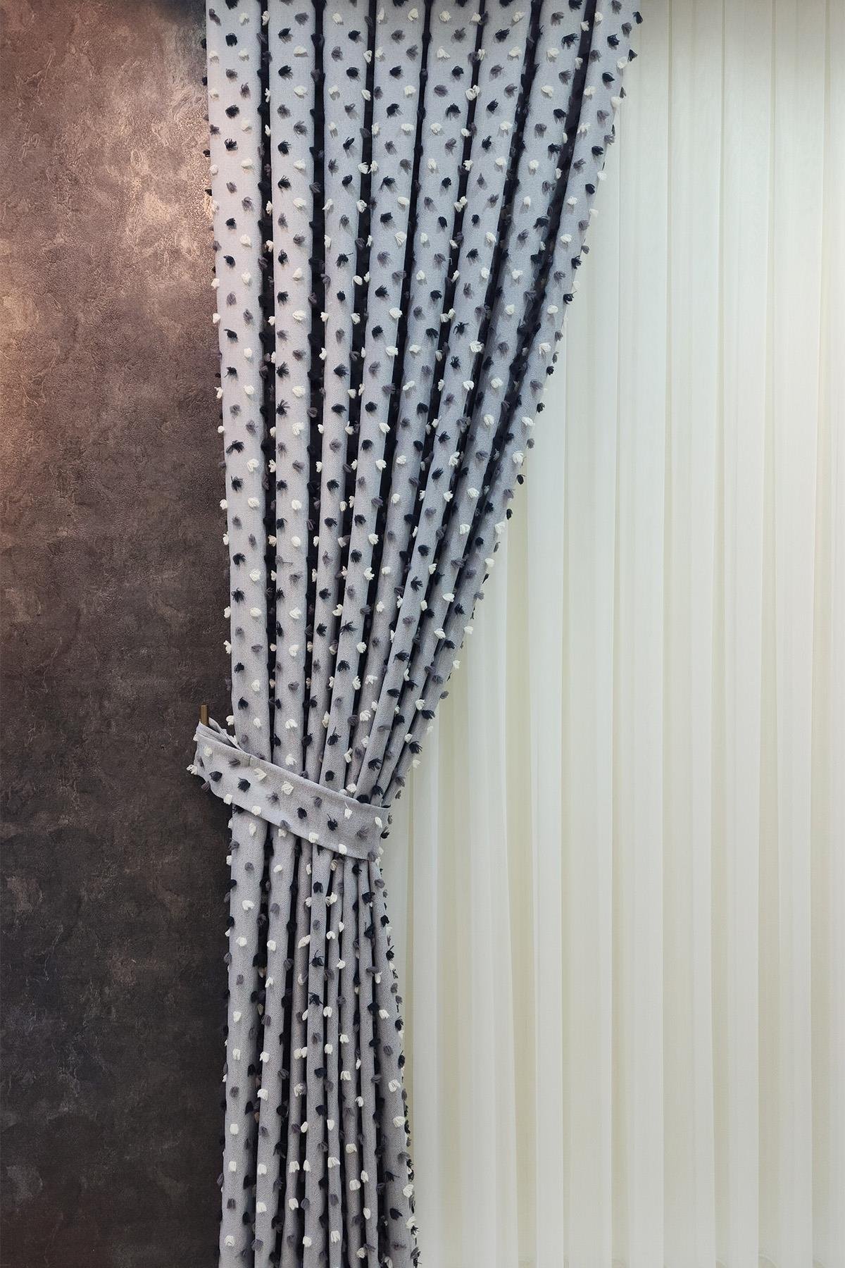 Pastel Püsküllü Fon Perde Gri Renk - Modern ve Neşeli Tasarım