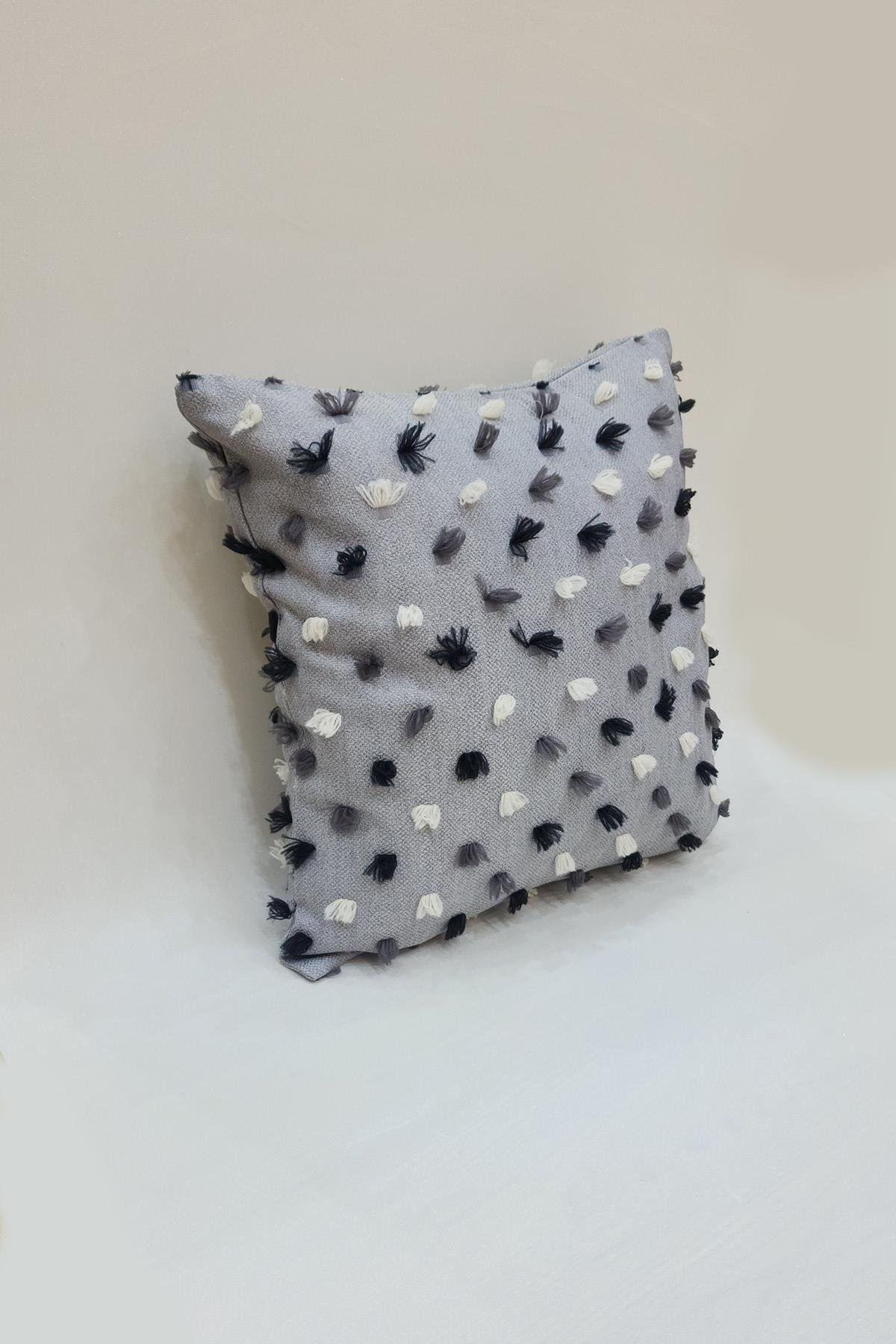 Pastel Püsküllü Kırlent Kılıfı Gri Renk -43x43cm - Modern ve Neşeli Tasarım
