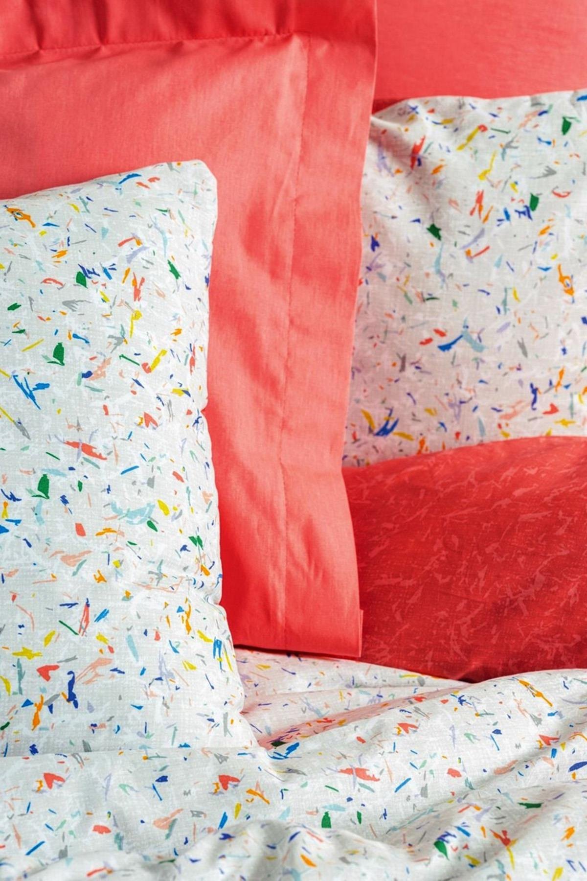 Petite Tek Kişilik Lastikli Çarşaflı Nevresim Takımı Messy Mercan, %100 Pamuk Ranforce 57 Tel Kumaş.