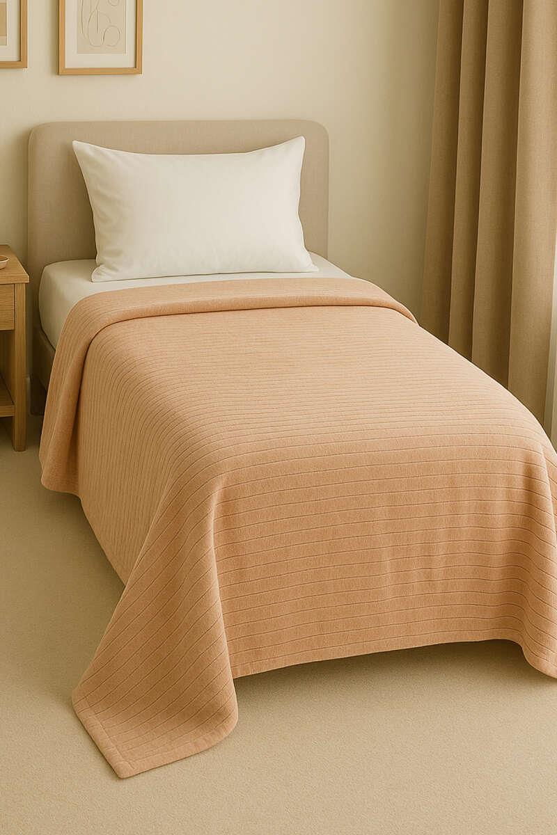 Softline Bej Çizgili Yumuşak ve Hafif Battaniye 150x200 cm (Tek Kişilik)
