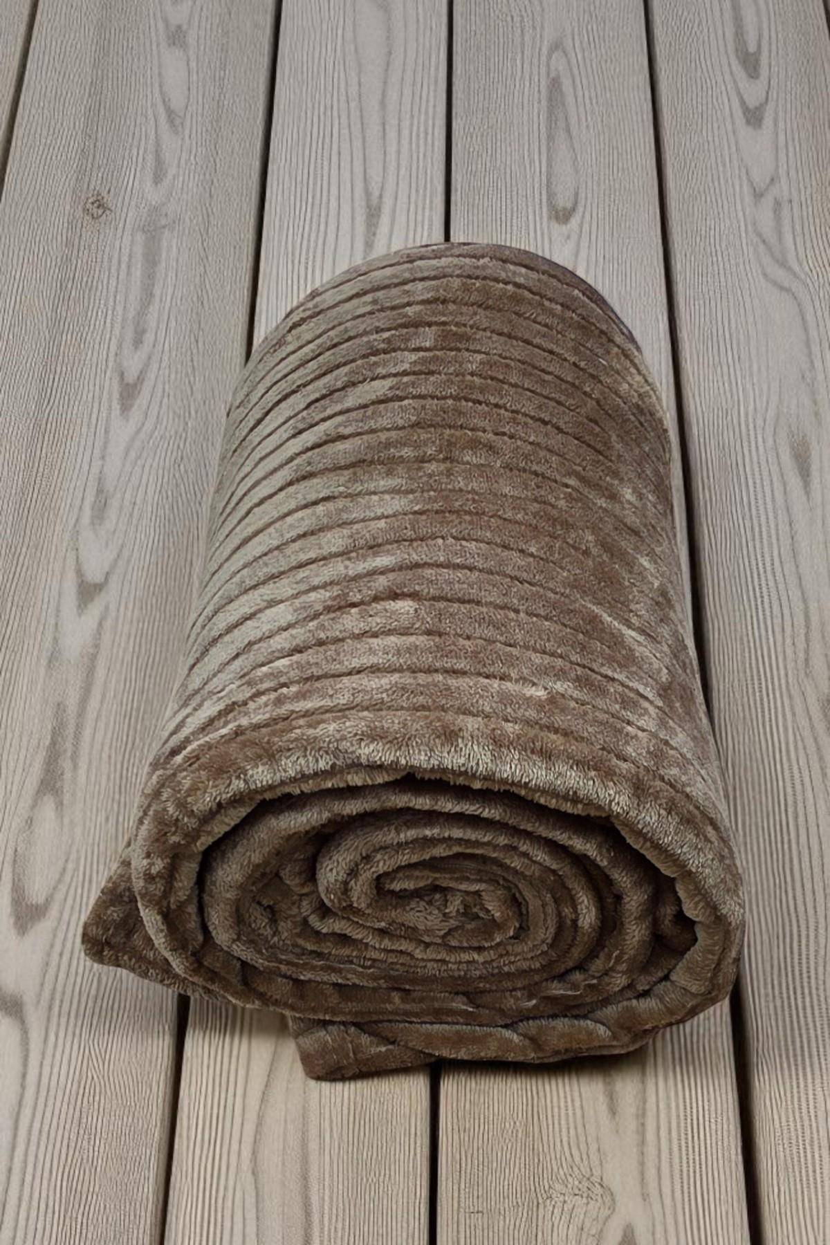 Softline Kahverengi Çizgili Yumuşak ve Hafif Battaniye 200x220 cm (Çift Kişilik)