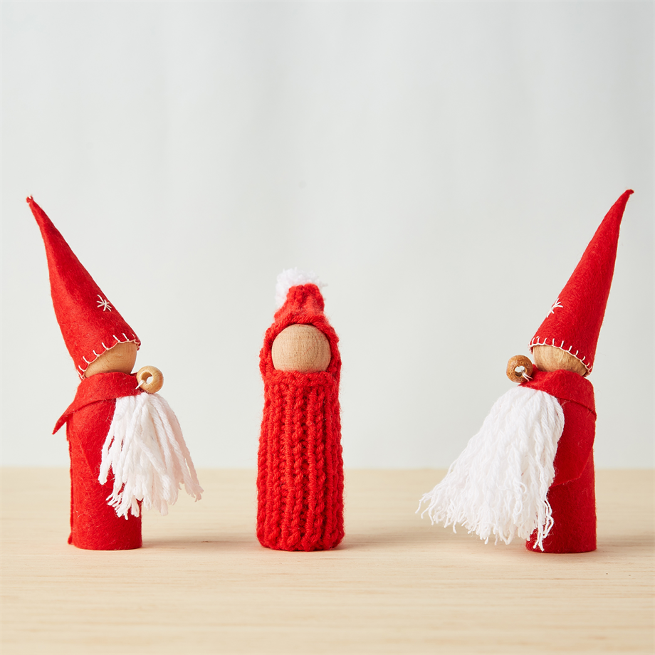 2 Noel Baba ve Ponpon Başlıklı Cüce