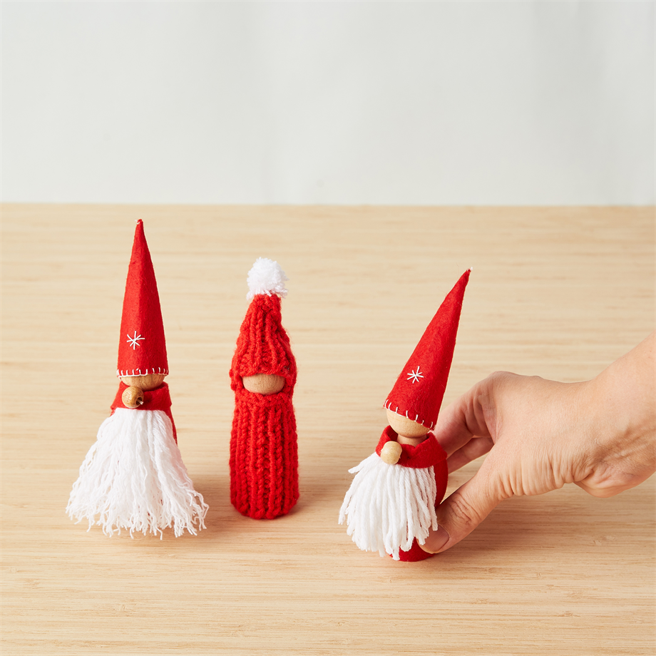 2 Noel Baba ve Ponpon Başlıklı Cüce