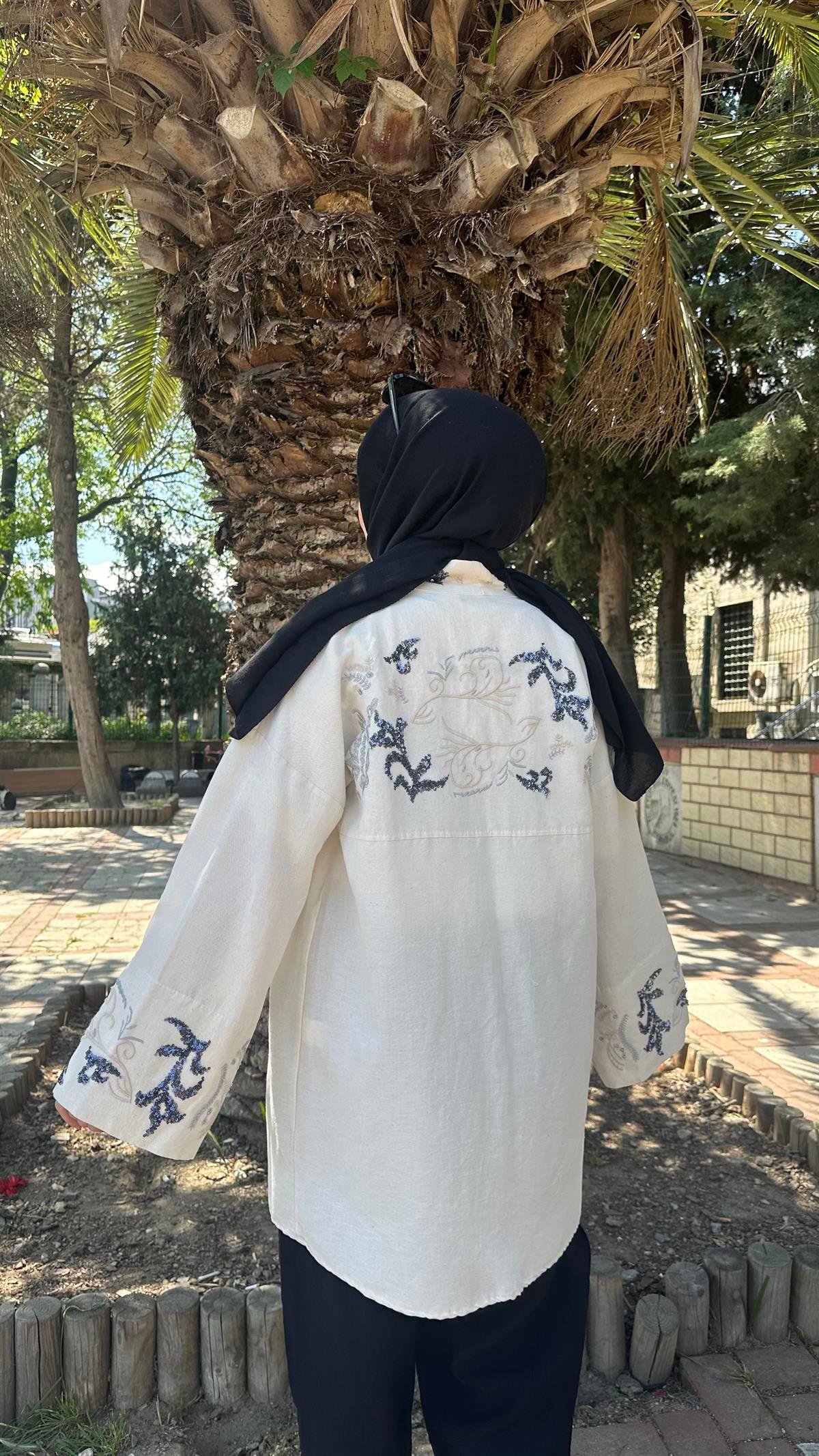  Nakışlı Pullu Kimono Bej