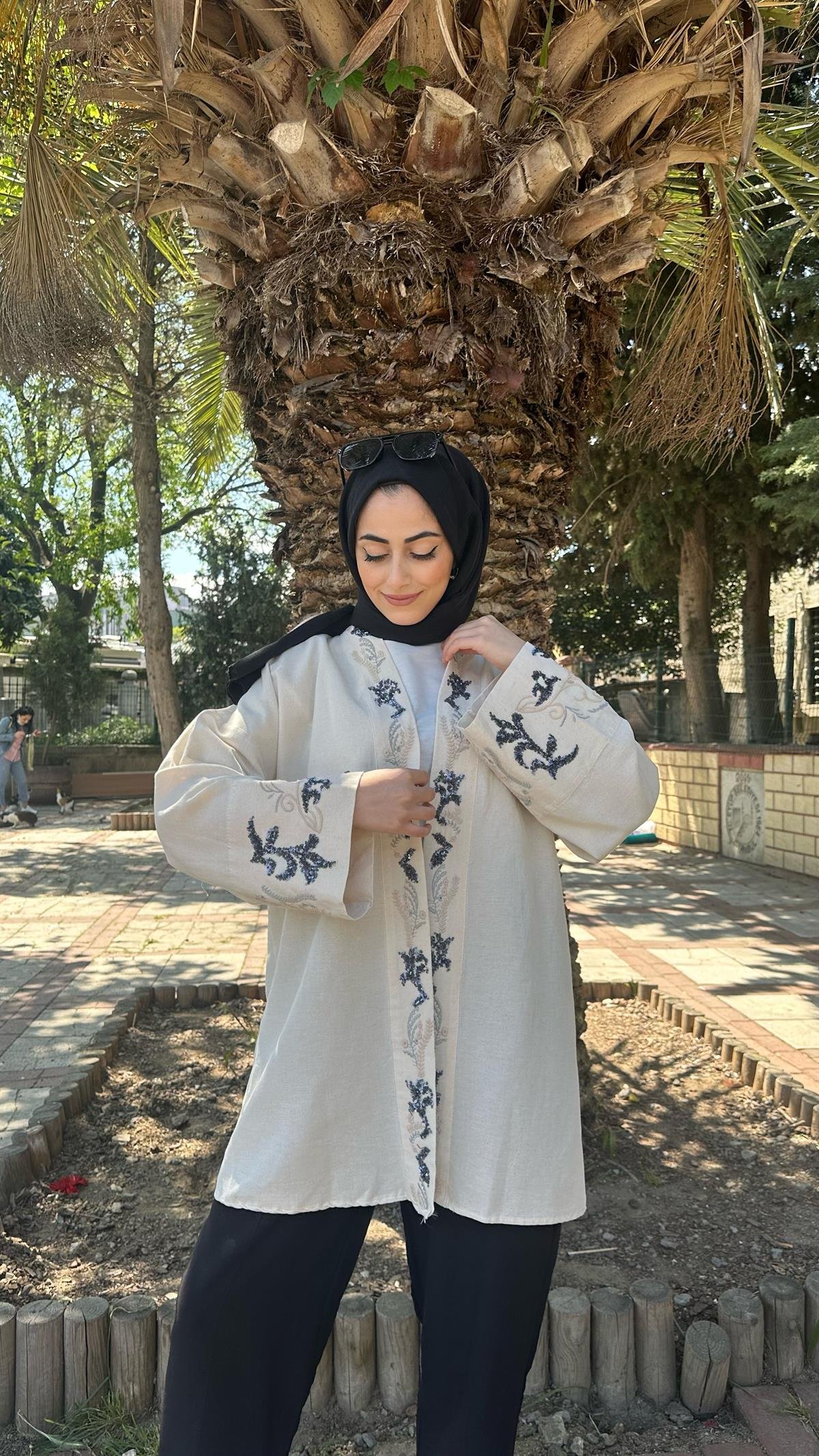  Nakışlı Pullu Kimono Bej