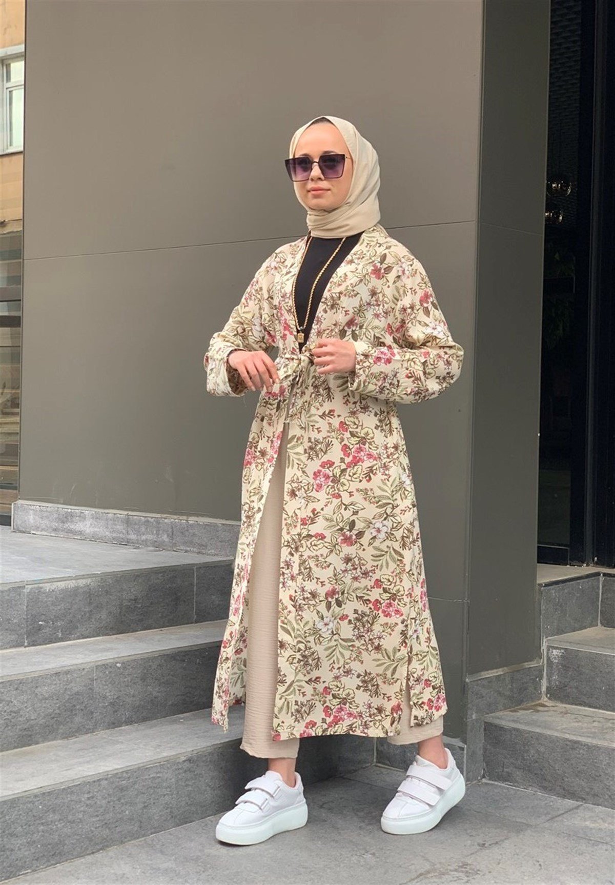 Çiçek Desenli Kimono Bej