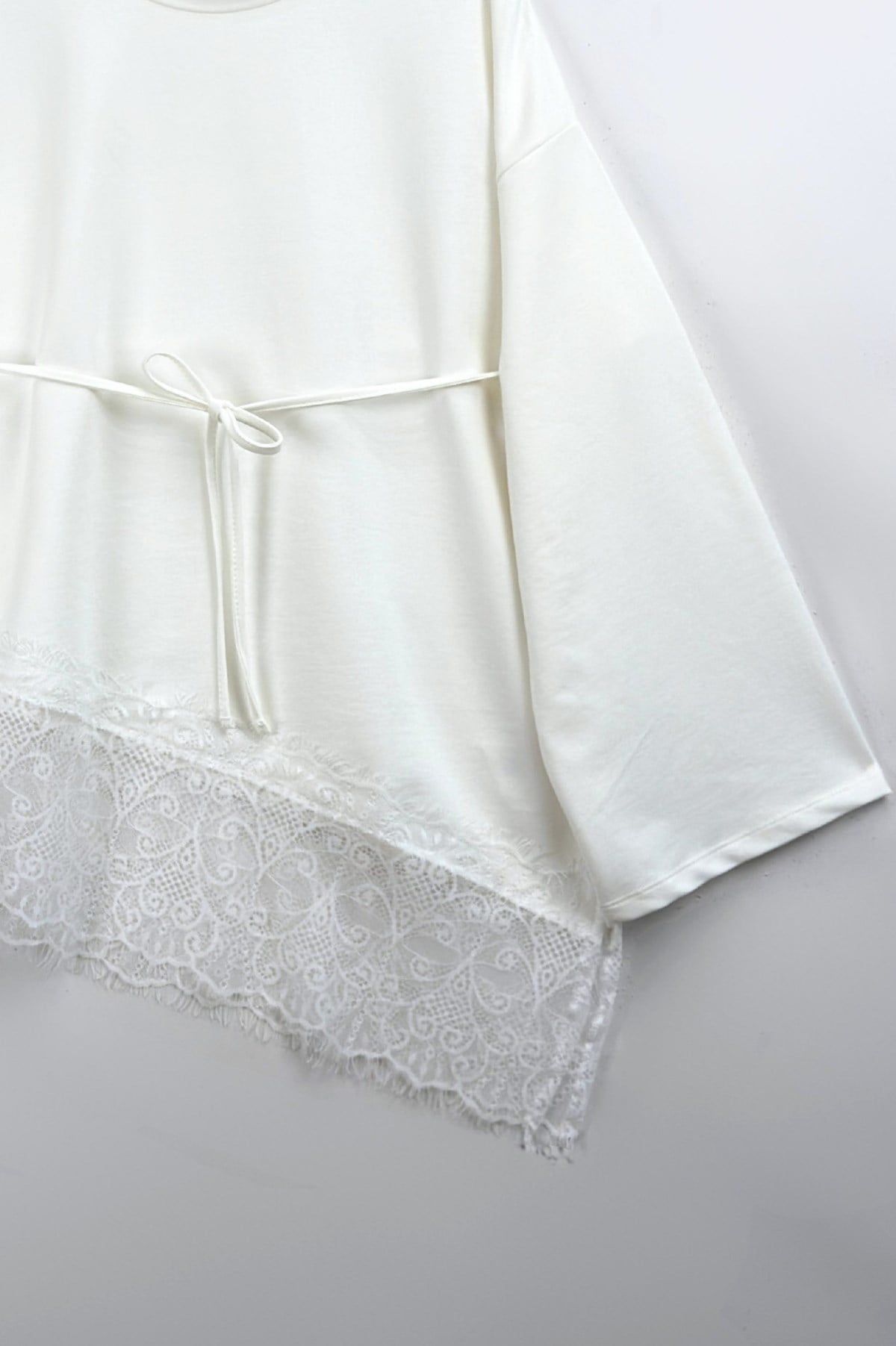 Dantel Detaylı Sweat Ekru