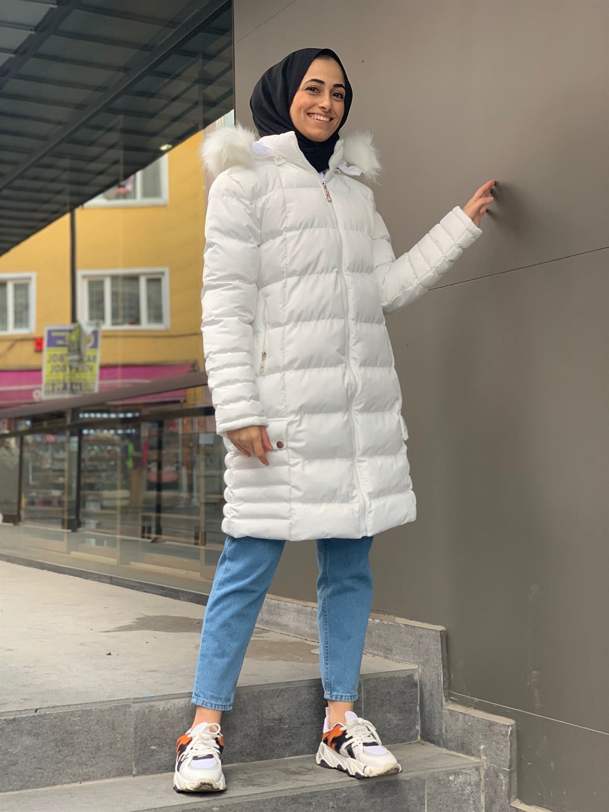 ELİFSTİL KAPŞONLU ŞİŞME MONT BEYAZ