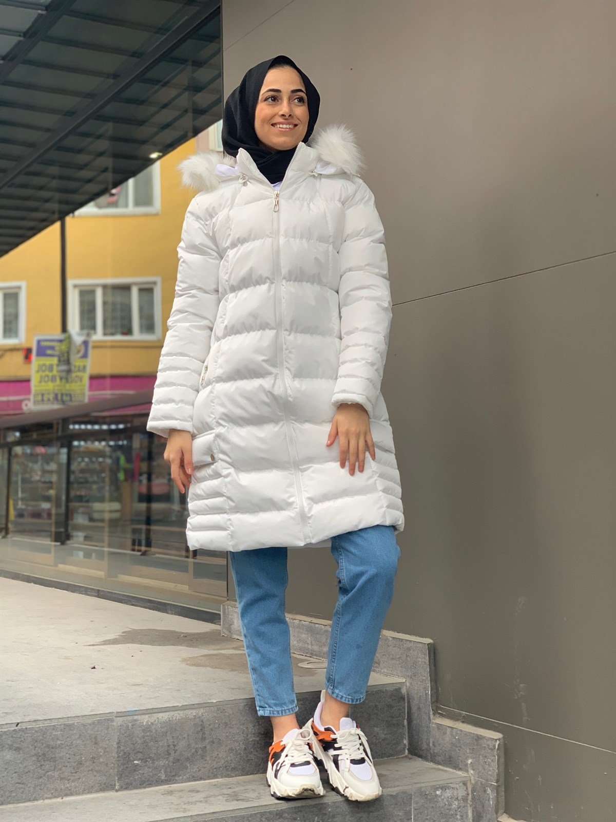 ELİFSTİL KAPŞONLU ŞİŞME MONT BEYAZ