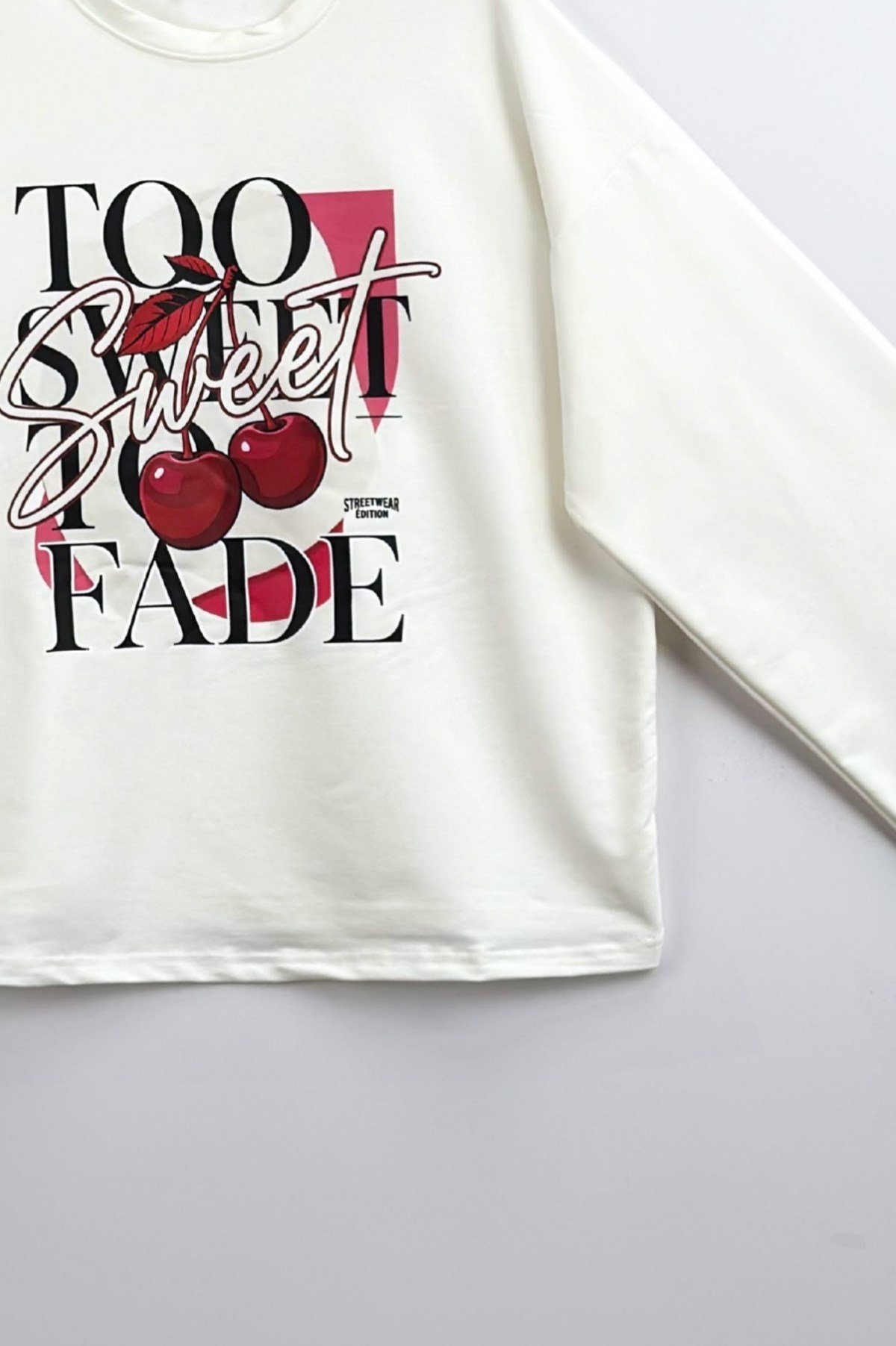 Kiraz Baskılı Sweatshirt Ekru 
