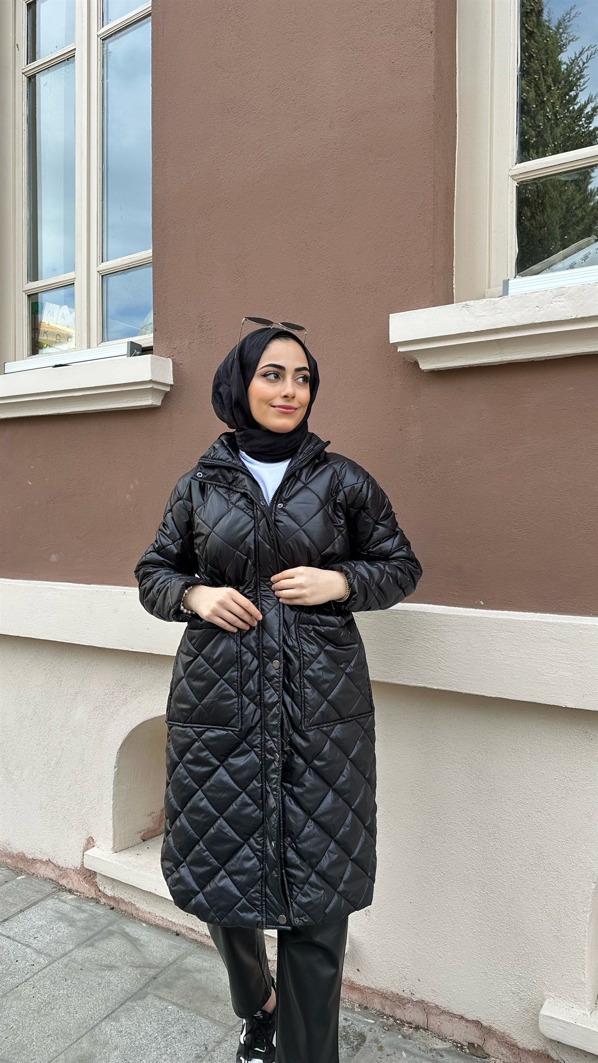 Parlak Kapitone Mont Siyah