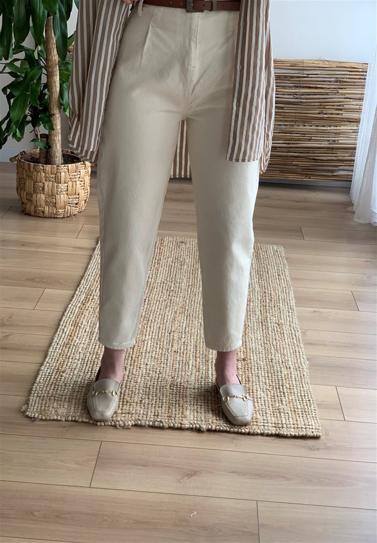 Sasonlu Cepsiz Kemerli Mom Bej