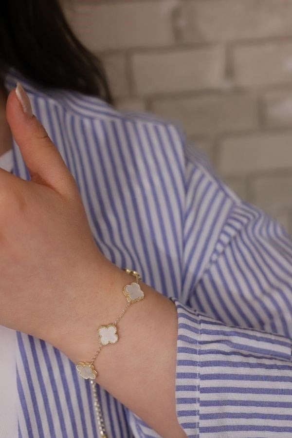 Beyaz Renk Yonca Model Trend Seri Bileklik