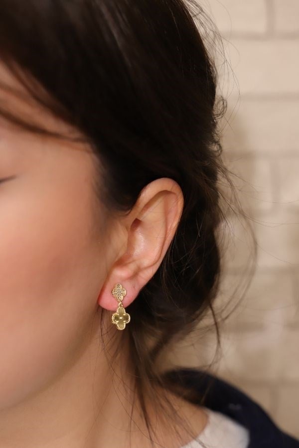 Gold Renk Yonca Model Trend Seri Küpe