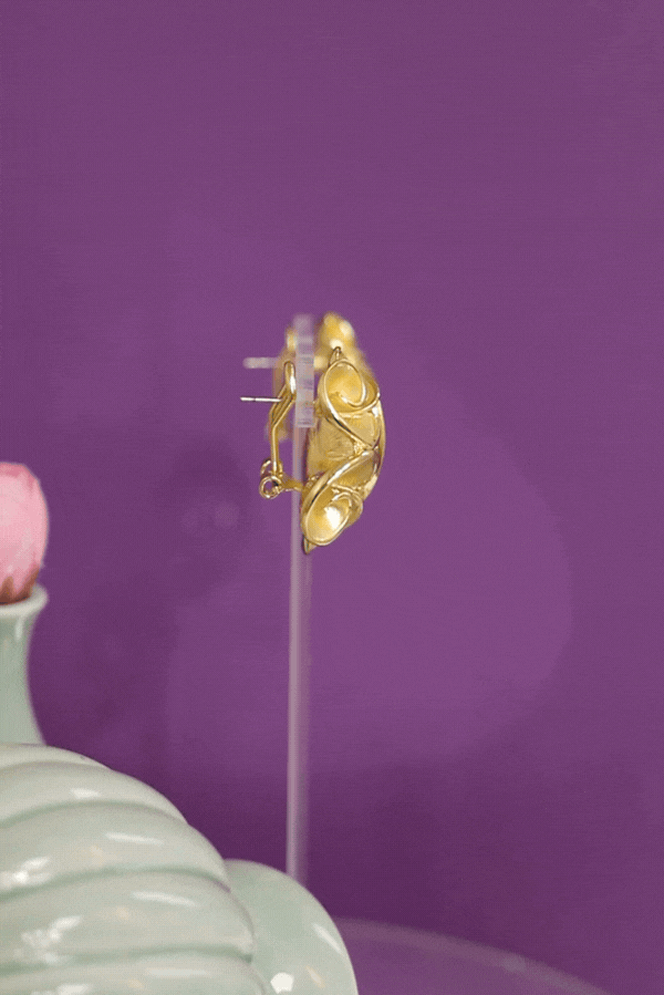 Tasarım Gold Renk Gül Model Küpe 