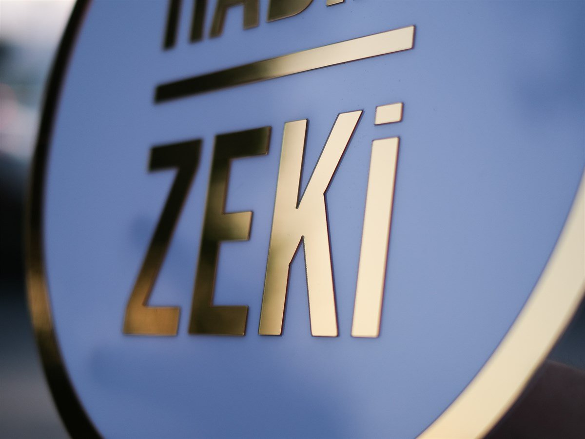 3D Gold&Beyaz İsimli Kapı SüsüKapı Süsü