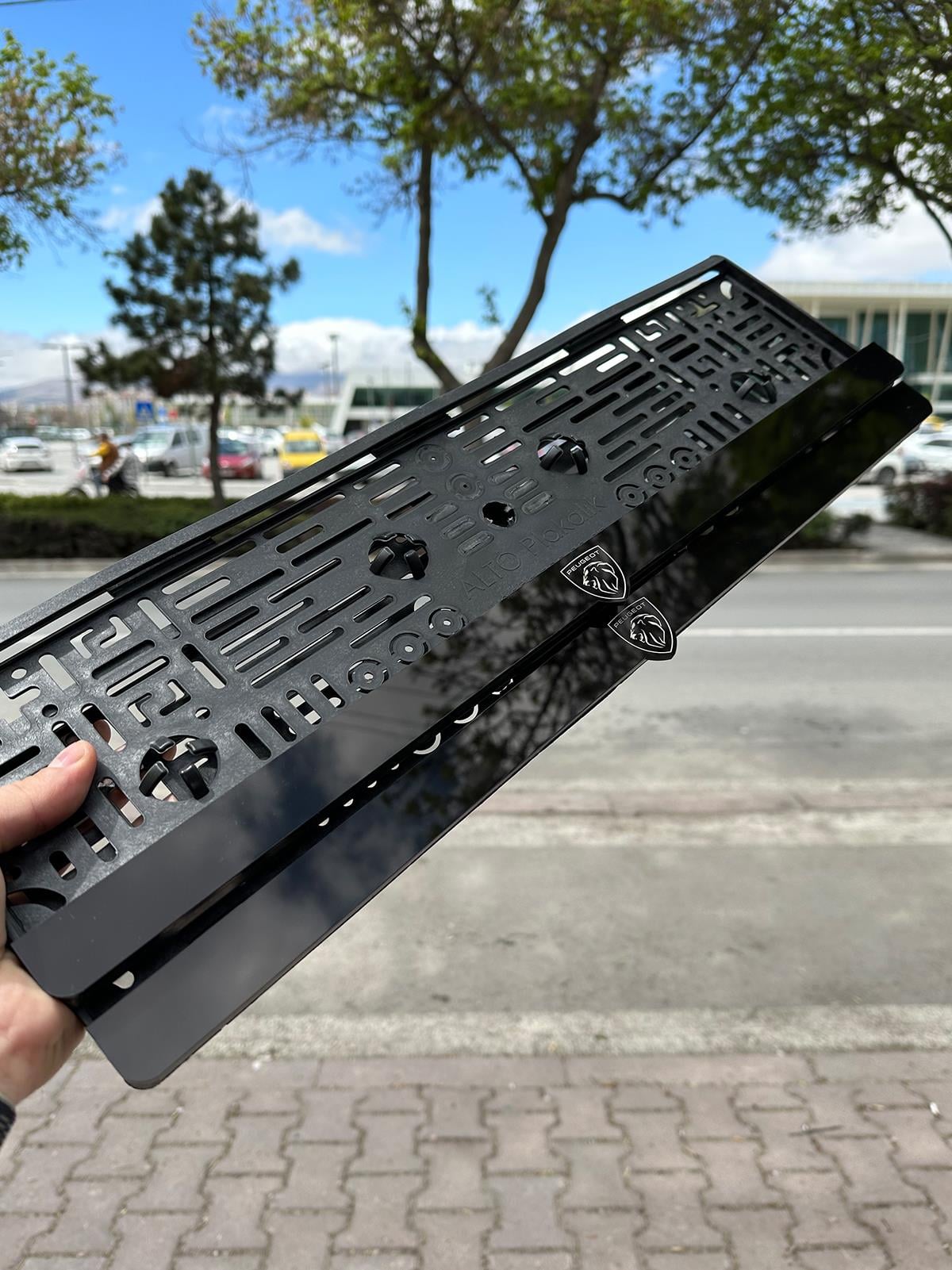 PEUGEOT Armalı Takmatik PlakalıkPlakalık