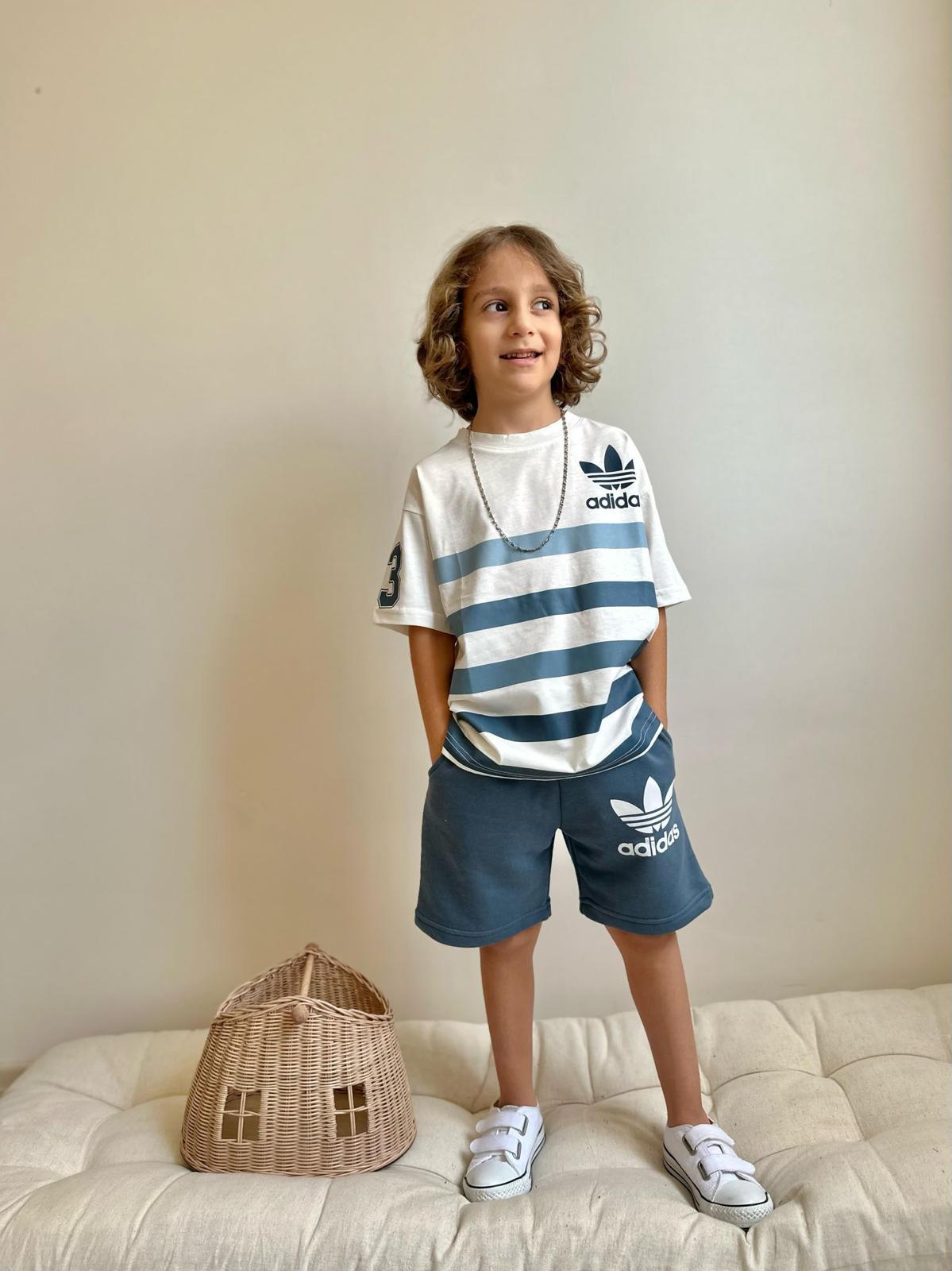 Adidas çizgili tişört şort takım