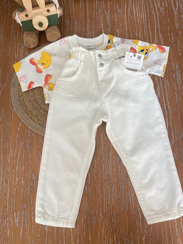 Beyaz düğme jean 