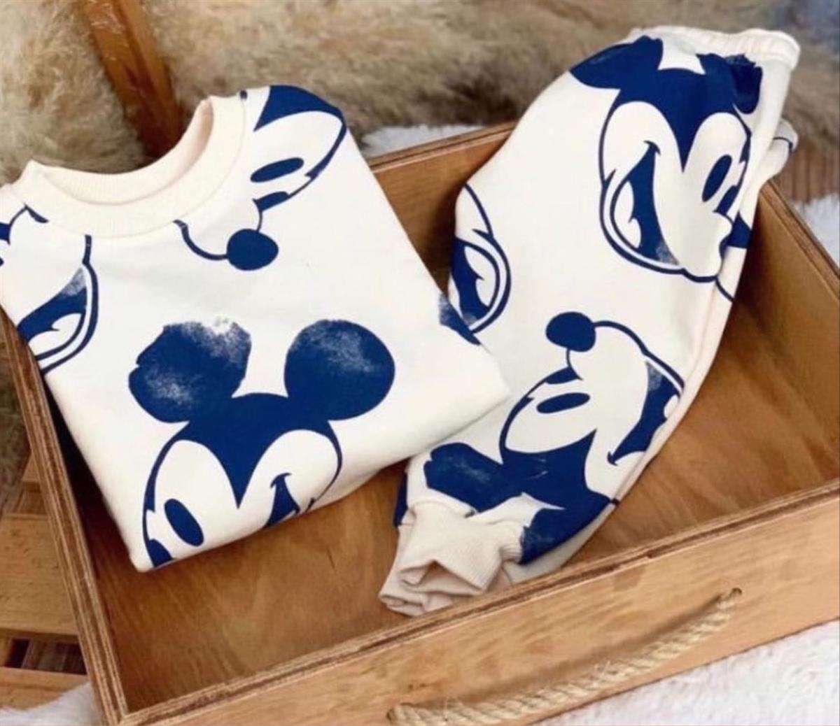 Beyaz mavi Mickey 