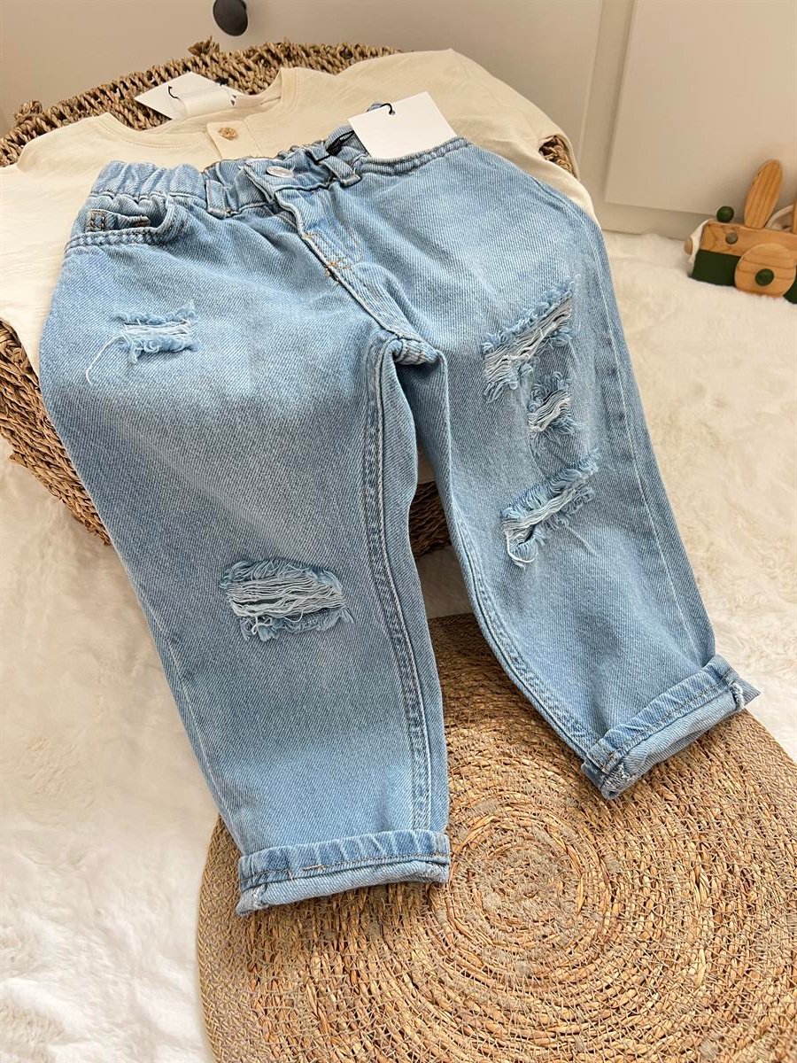 Mavi yeni yırtık jean 