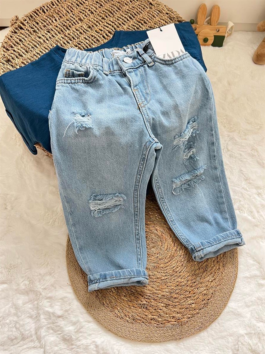 Mavi yeni yırtık jean 