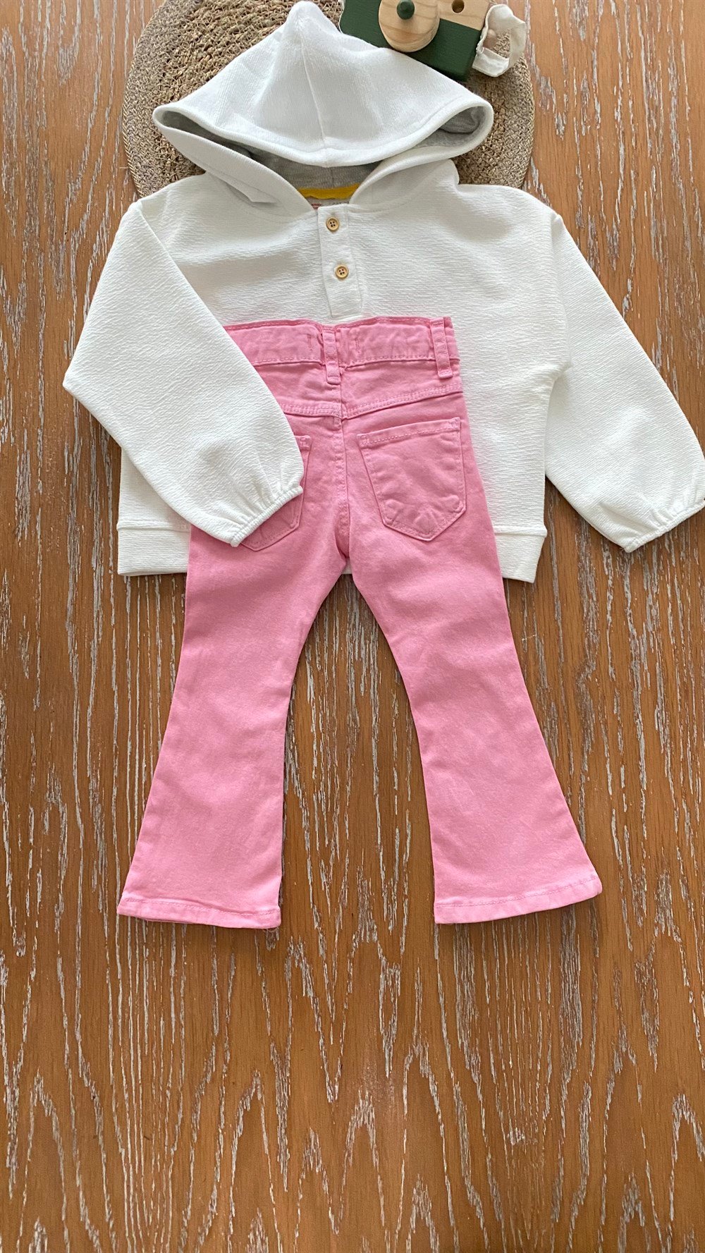 Pembe jean 