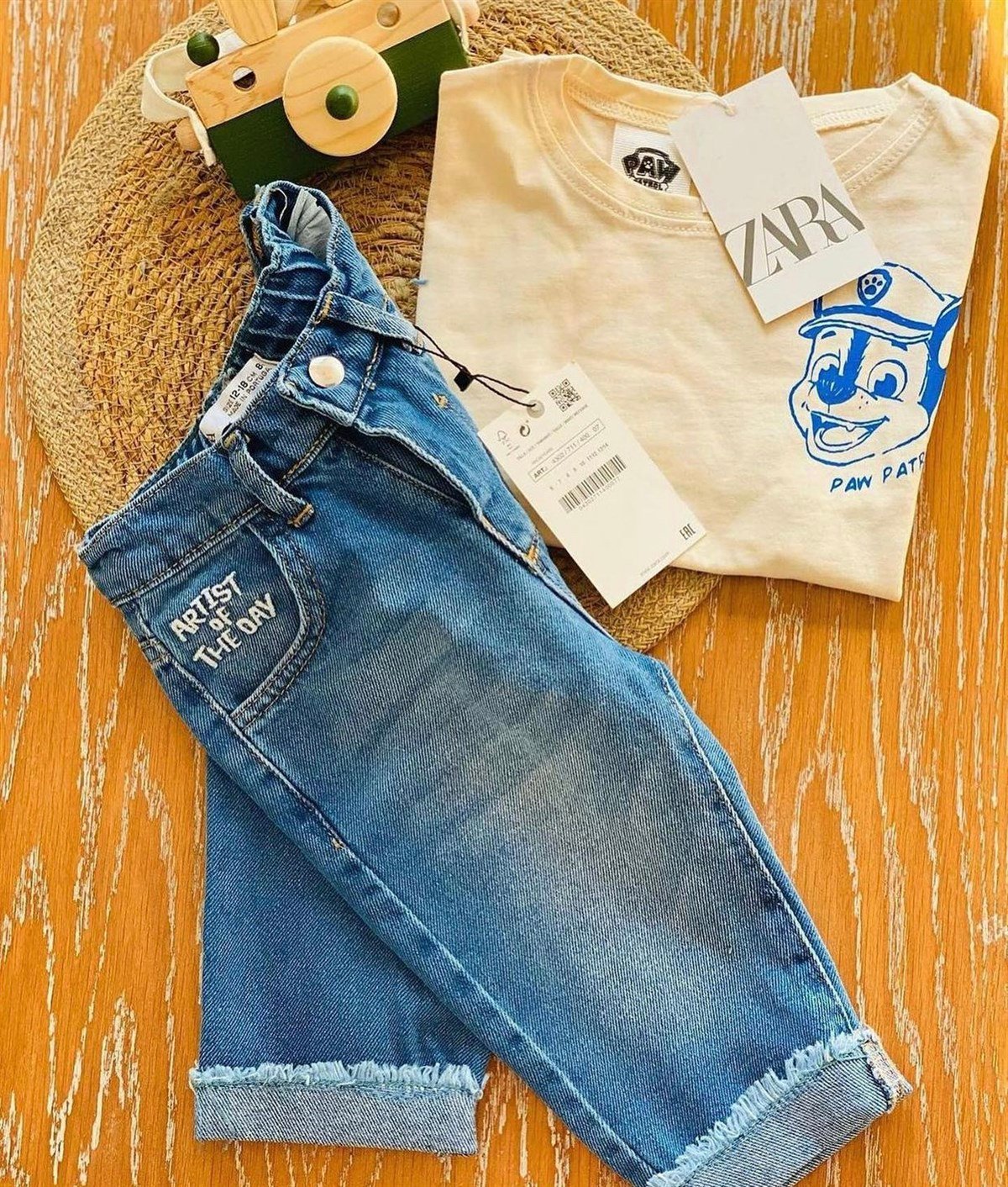 Yazılı jean 